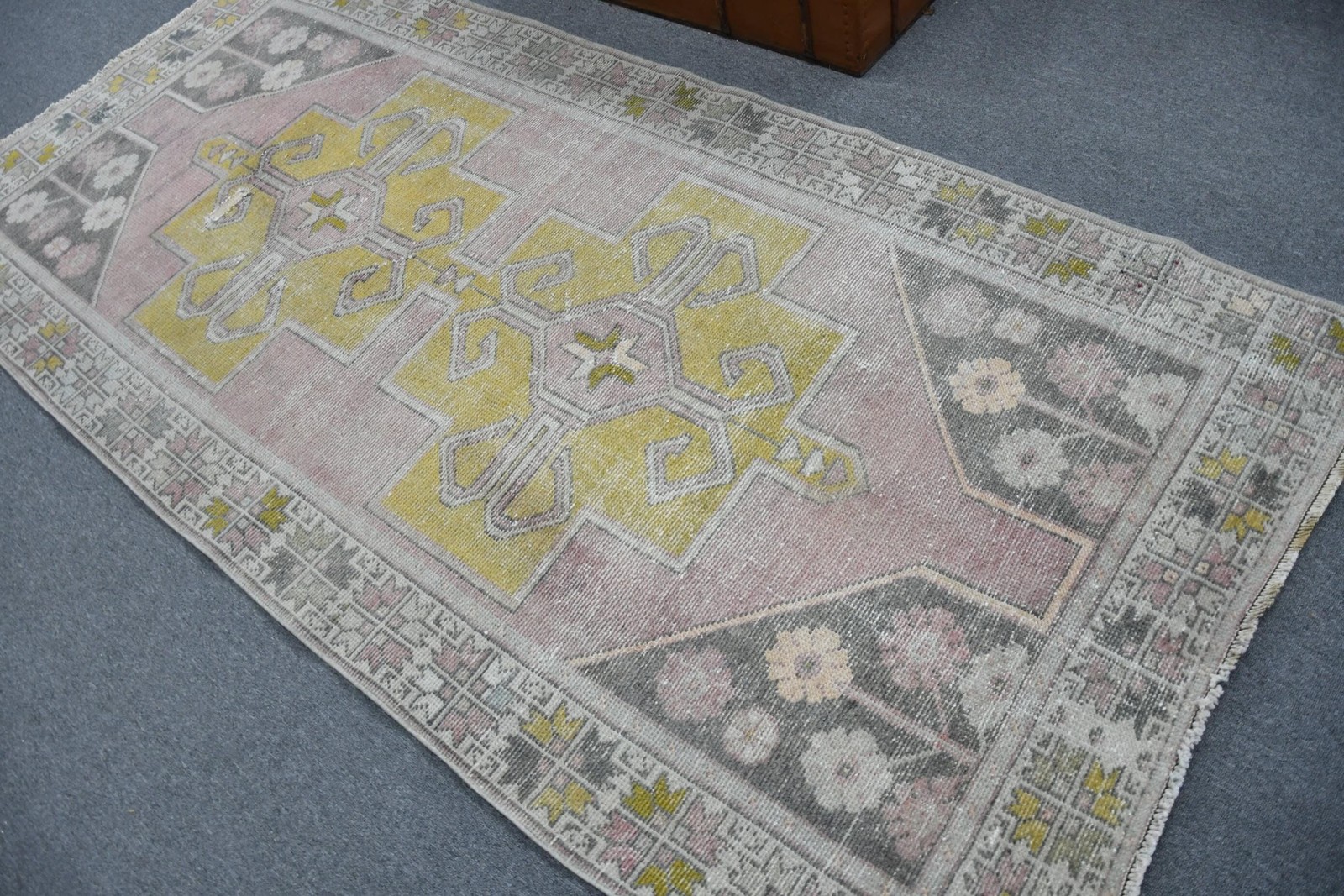 Turkish Area Rug 4,3×9,2 ft (130×279 cm), Vintage Pink Handmade Rug