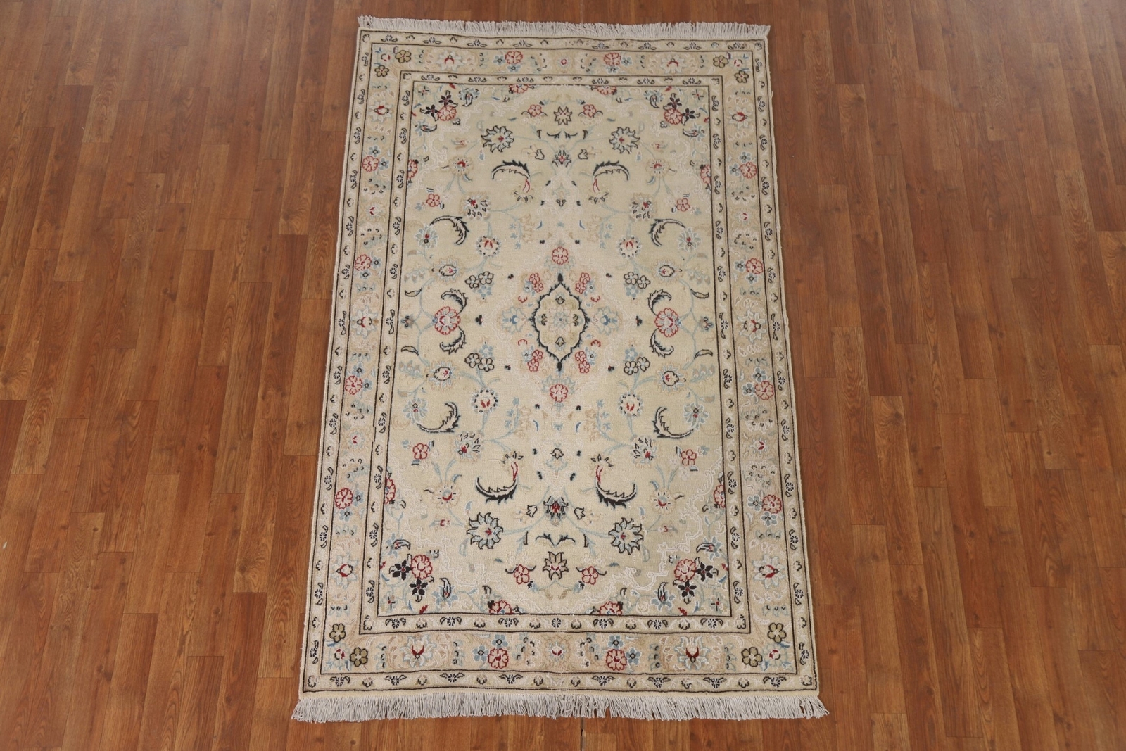 Vintage Floral Beige Traditional nain Area Rug 4’x6′ Wool Hand-knotted Carpet