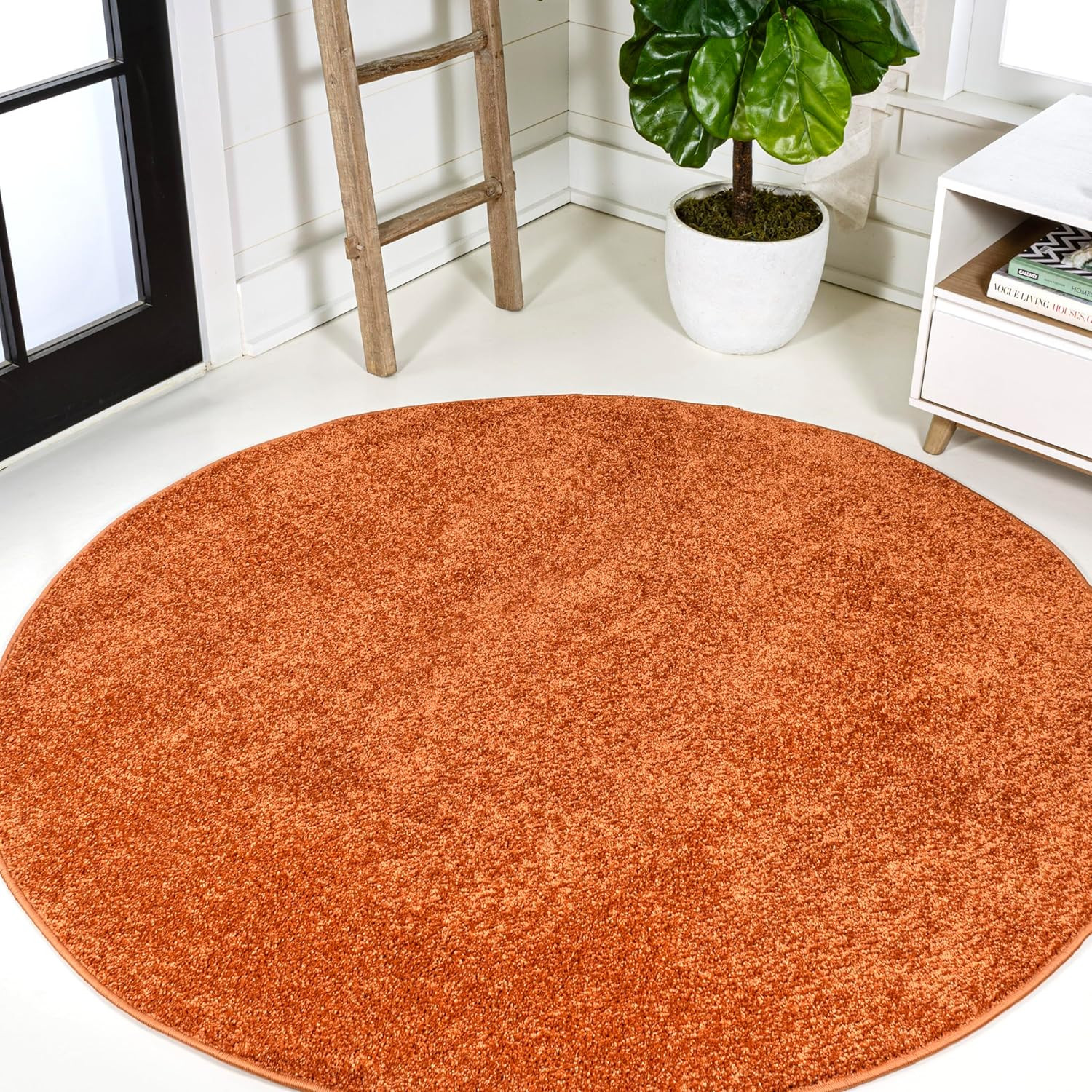 Haze 8′ Round Orange Low-Pile Area Rug – Easy-Clean, Pet Friendly, Stylish