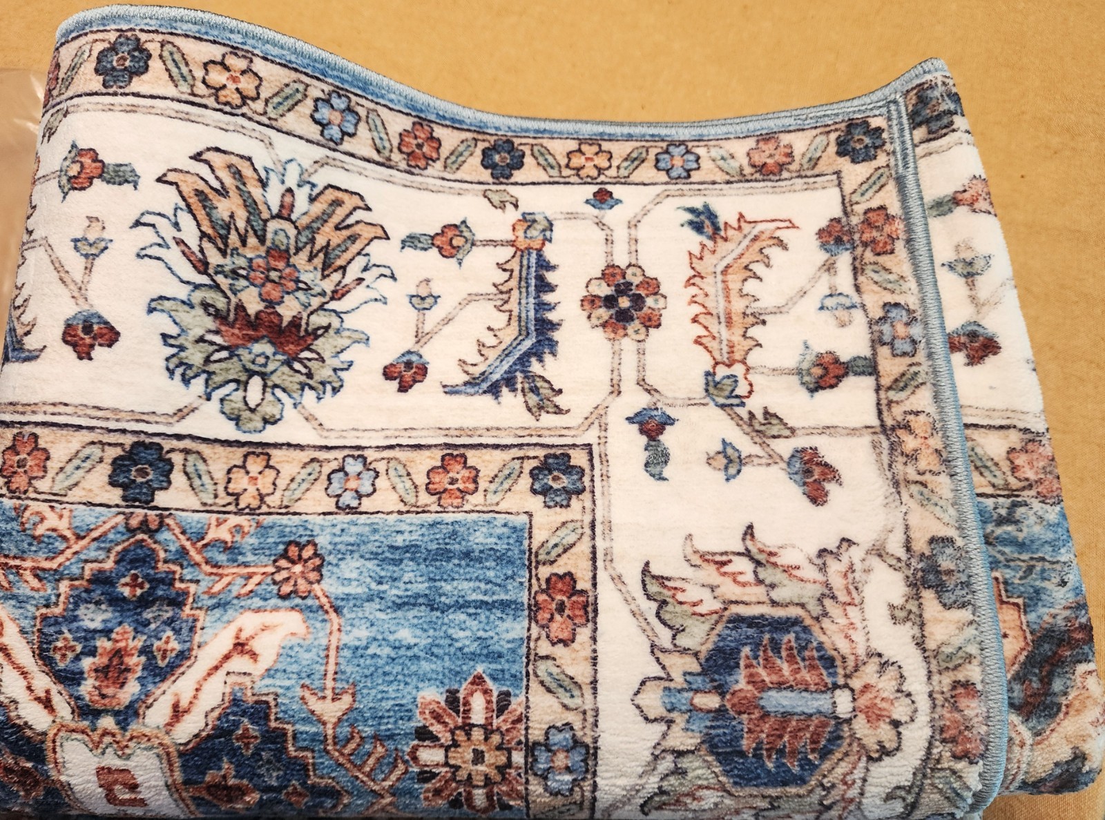 New Hedwior Foldable Washable 5′ x 3′ Rug – Attractive Blue, Cream & Red