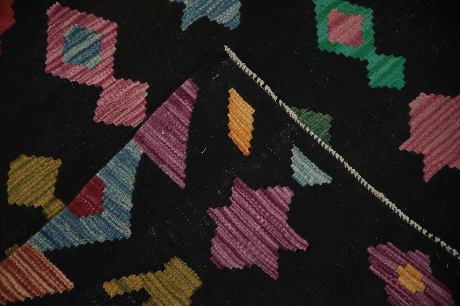 Black Geometric Kilim Area Rug 8×12 Hand-woven Turkish for a Vibrant Home Decor