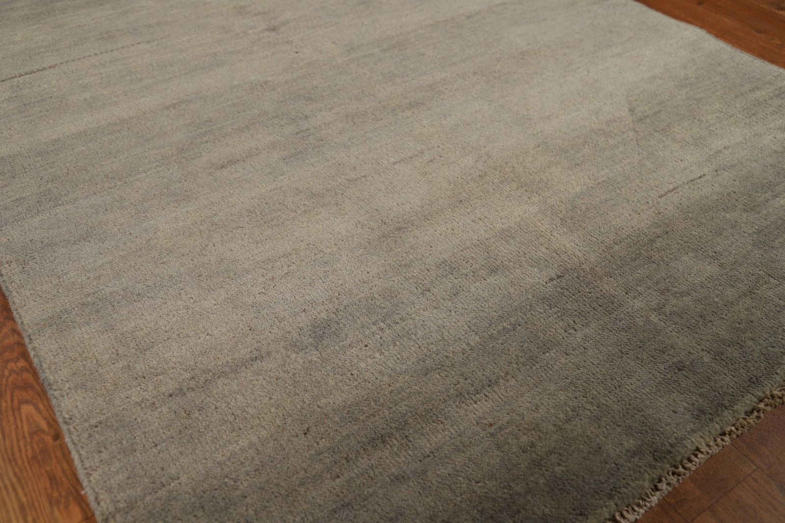 Versatile Gabbeh Solid Design Beige Wool Modern Foyer Rug Ideal for Any Room 3×5