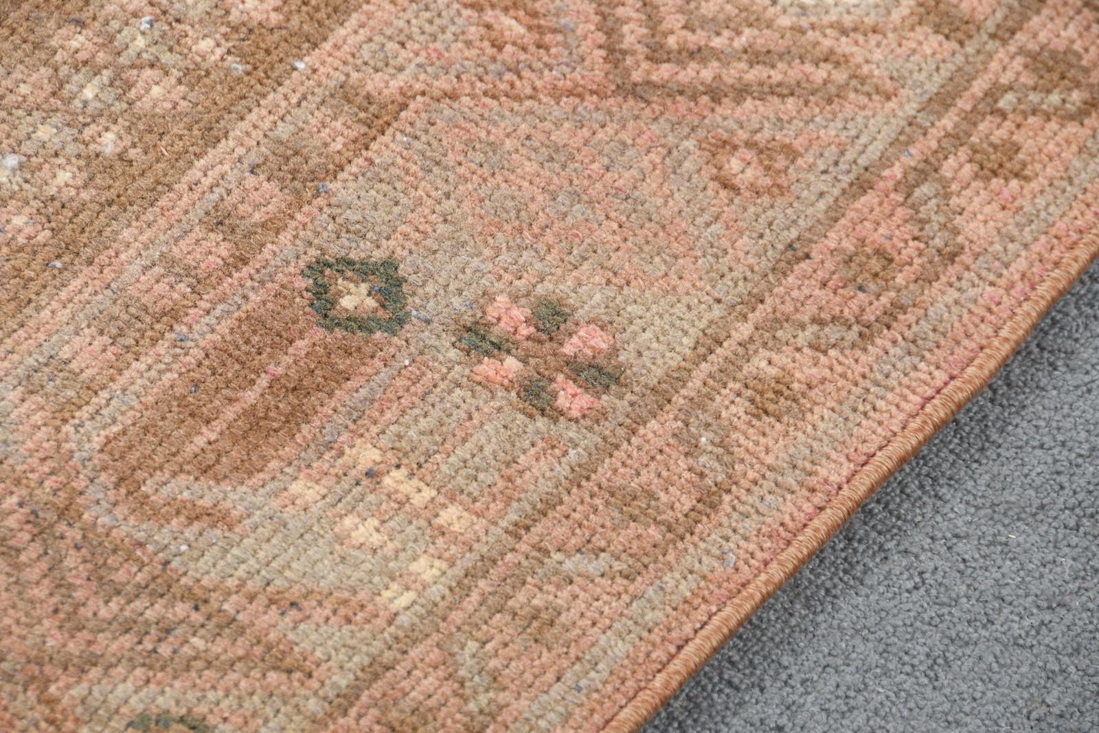 Turkish Vintage Rug 4,3×7,3 ft (132×222 cm), Brown Handmade Wool Rug