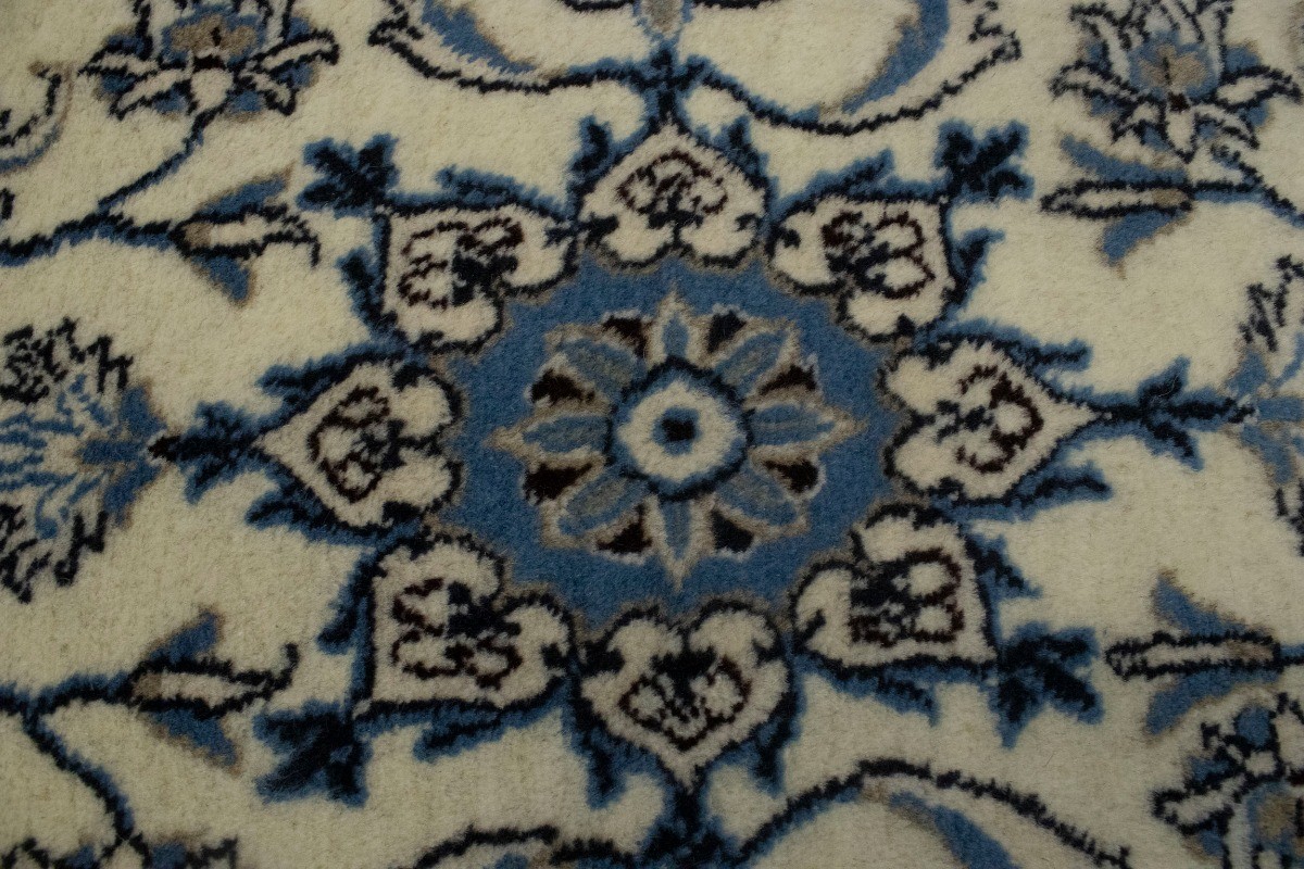 Handmade 2’3X4’7 Nain Oriental Rug Small Plush Carpet Classic Floral Design