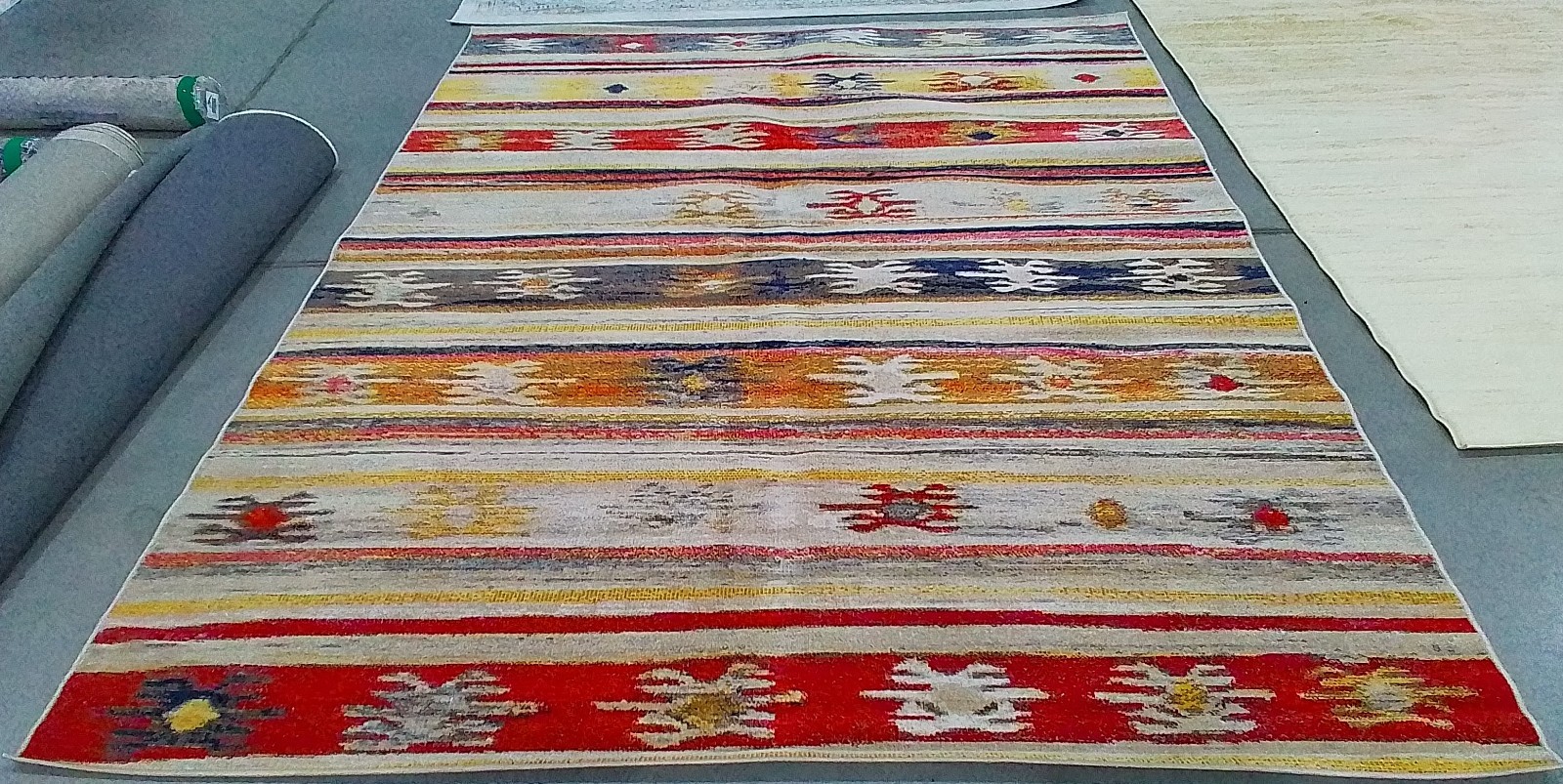TAUPE / MULTI 8′-0″ x 10′-0″ Flaw in Rug, Reduced Price 1172777006 MTG238E-8