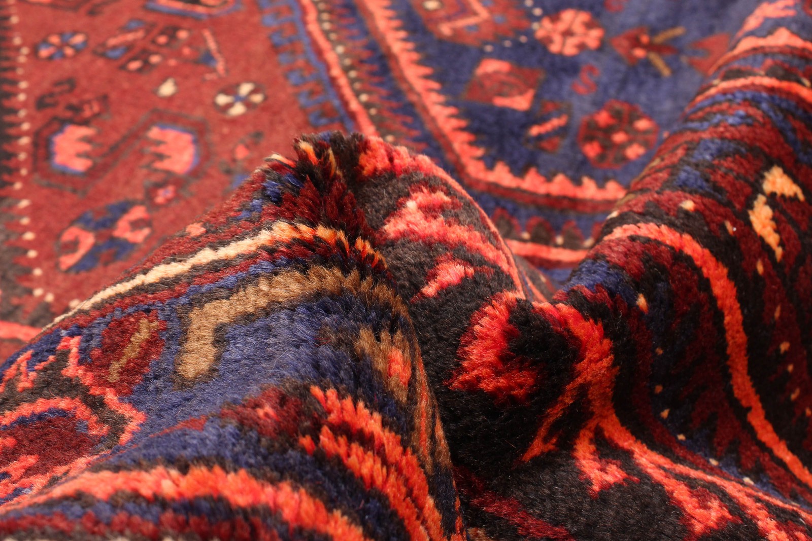 Vintage 5’2″ x 7’5″ Traditional Hand Knotted Vegetable Dye Wool Area Rug
