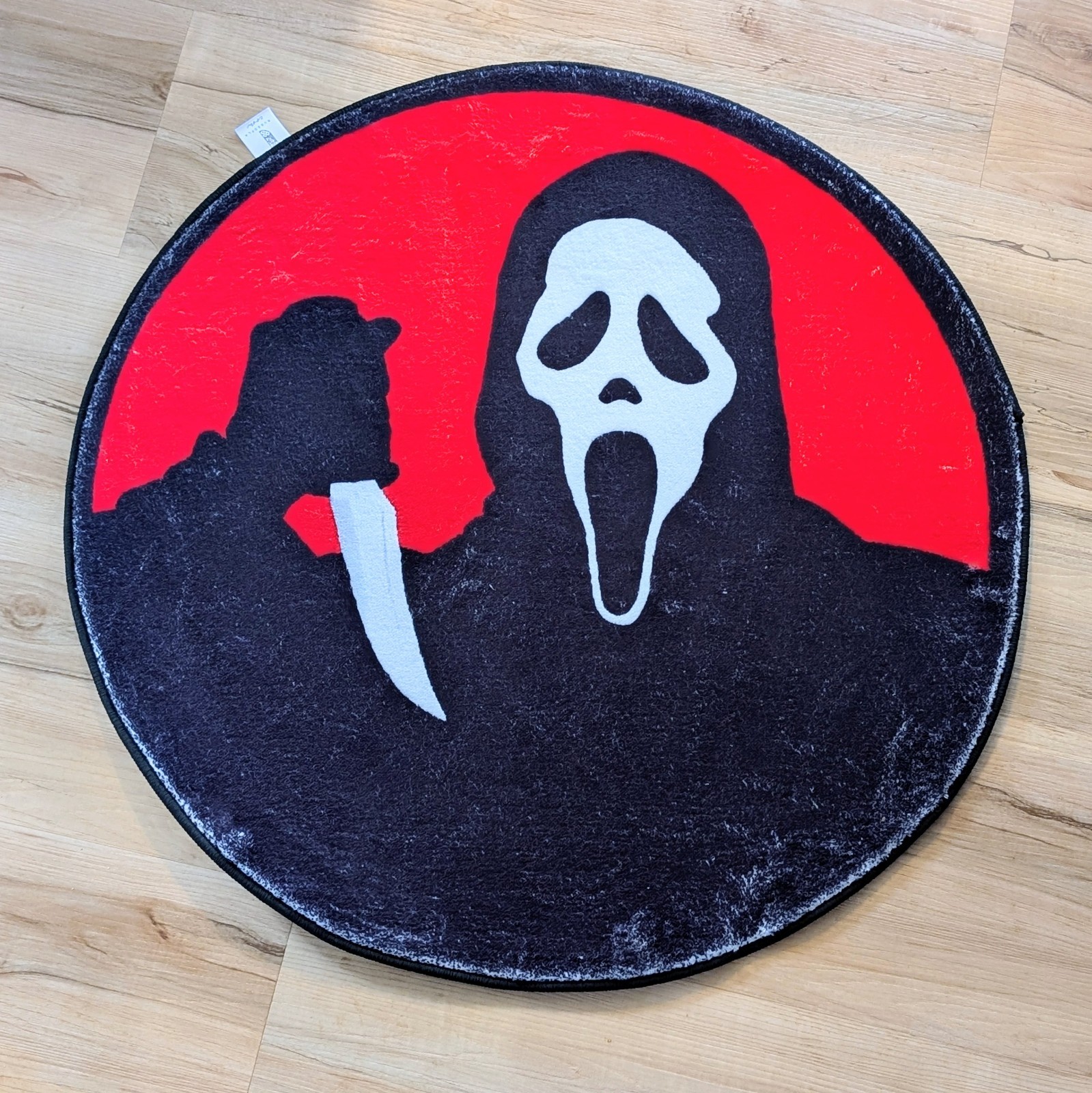 NEW Scream Ghostface Area Rug Tufted 30″ Circular Red Black White Soft Horror