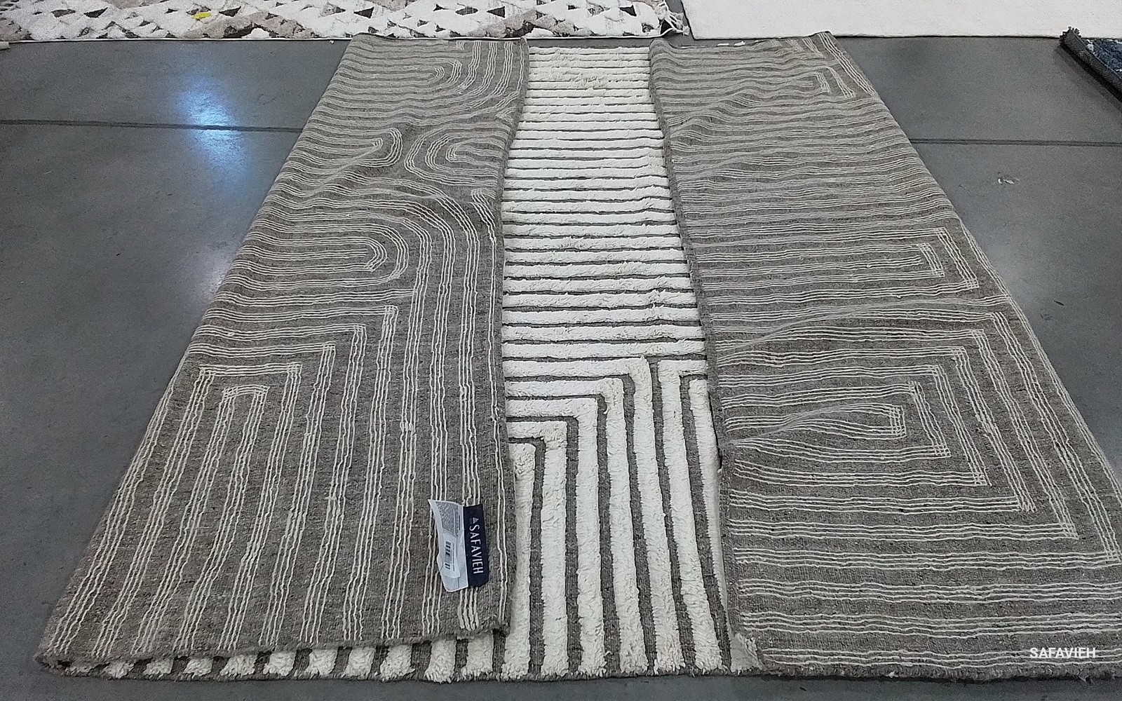 BEIGE / IVORY 9′-0″ x 12′-0″ Flaw in Rug, Reduced Price 1172804528 KLM652B-9