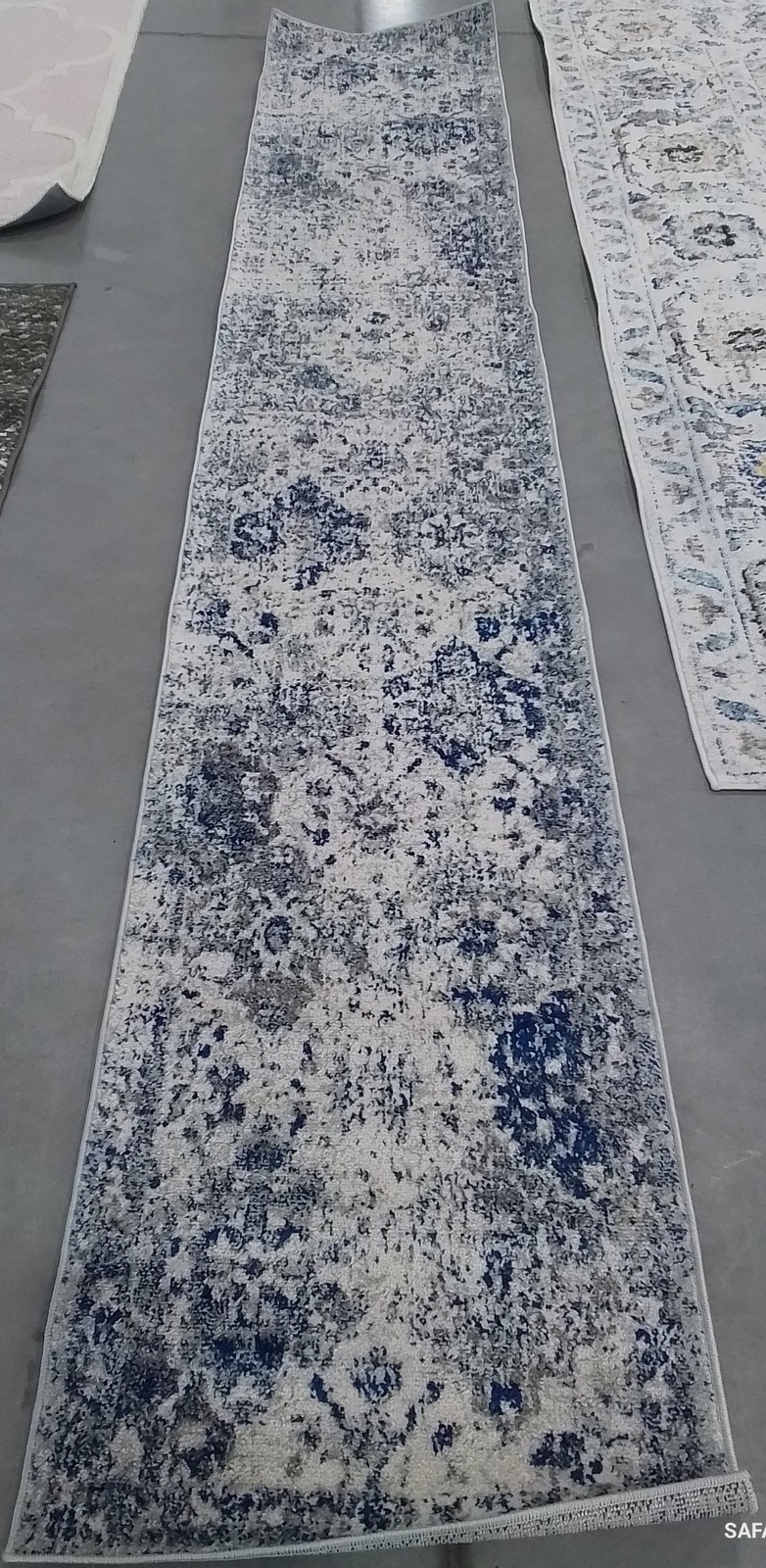 WHITE / RBLUE 2′-3″ x 12′-0″ Back Stain Rug Reduced Price 1172789433 MAD611C-212