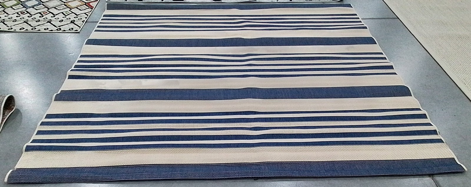 BEIGE / BLUE 7′-10″ x 7′-10″ Flaw in Rug Reduced Price 1172792646 CY6062-233-8SQ