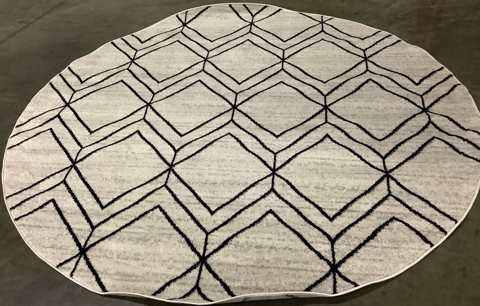 LIGHT GREY / BLACK 8′-0″ x 8′-0″ Flaw in Rug Reduced Price 1172669712 ADR241F-8R