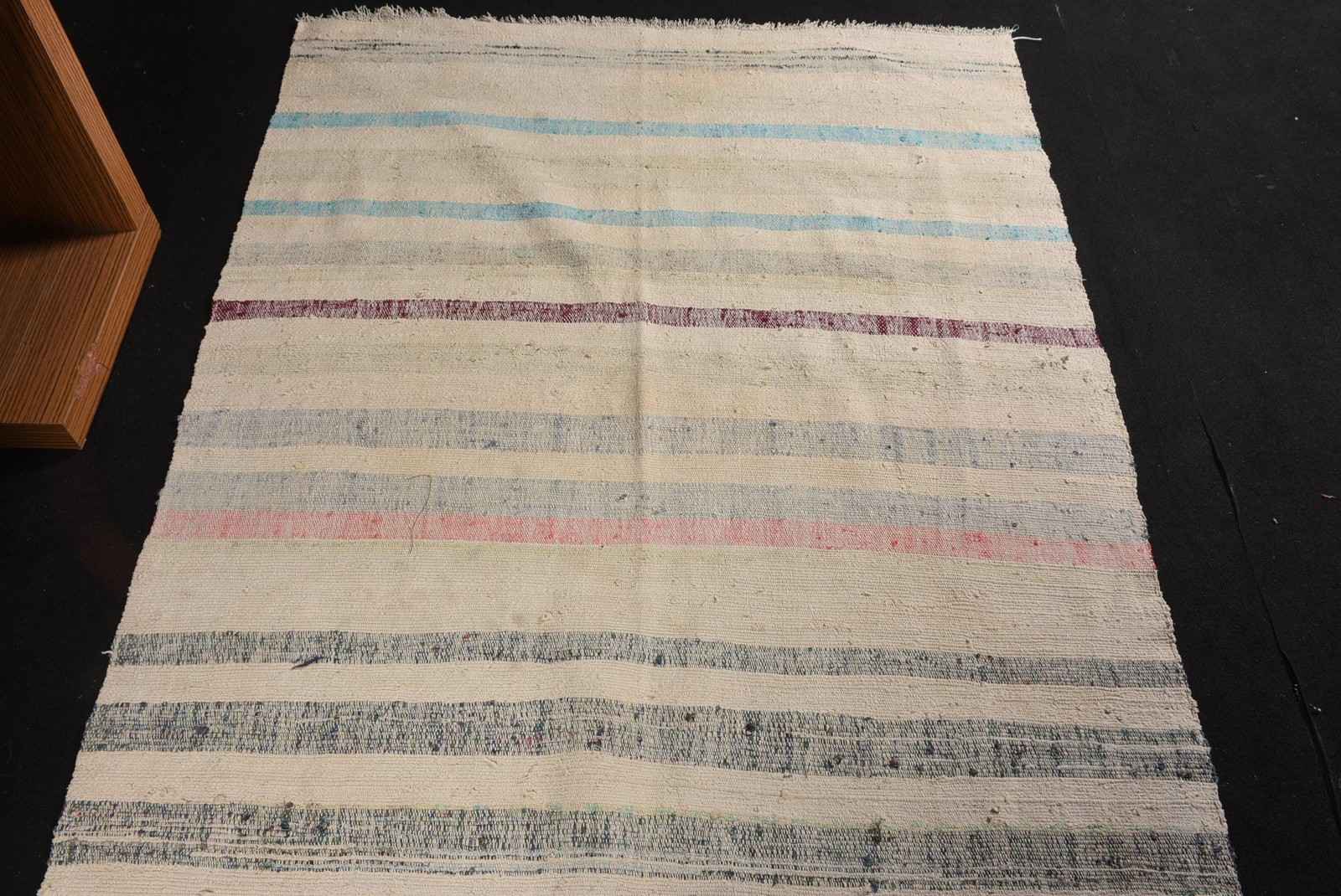 Vintage Turkish Rug 4×7,6 ft (122×231 cm), Kilim White Bordered Rug