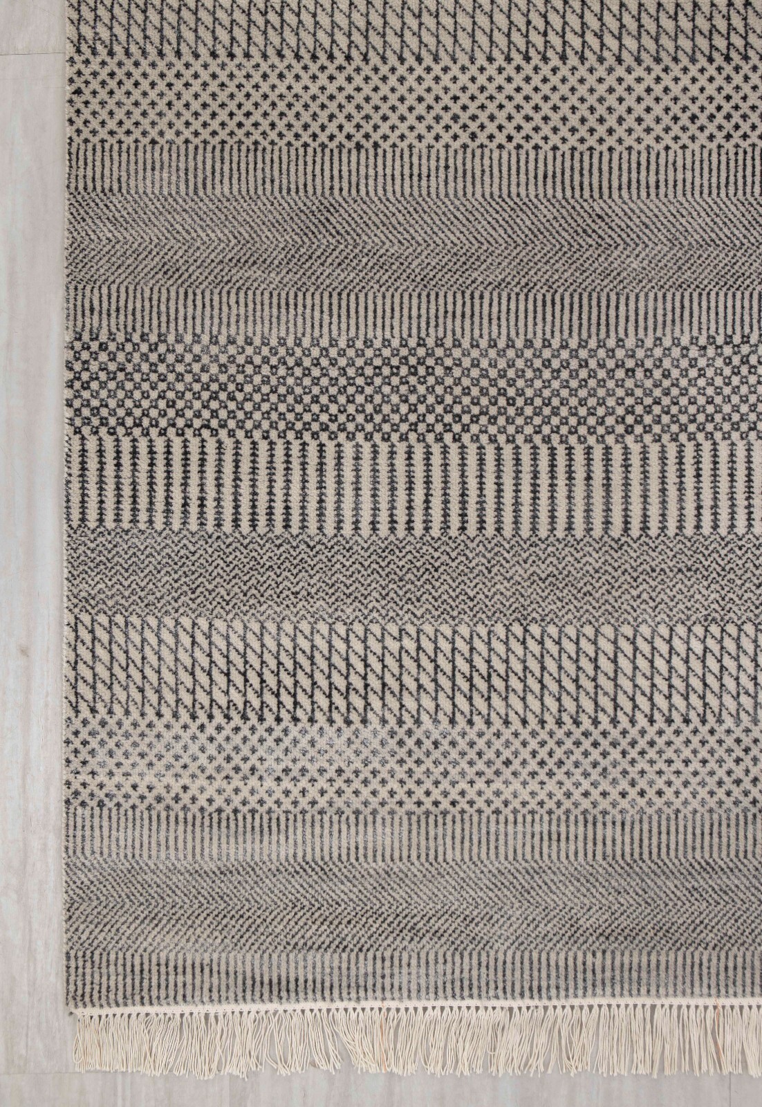 10×14 Silver Charcoal Modern Style Soft Wool & Silk Contemporary Handmade Rug