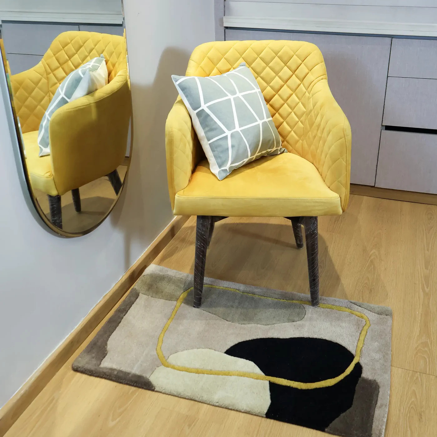 Hand Tufted Queen’s Gray and Mustard Wool Rug