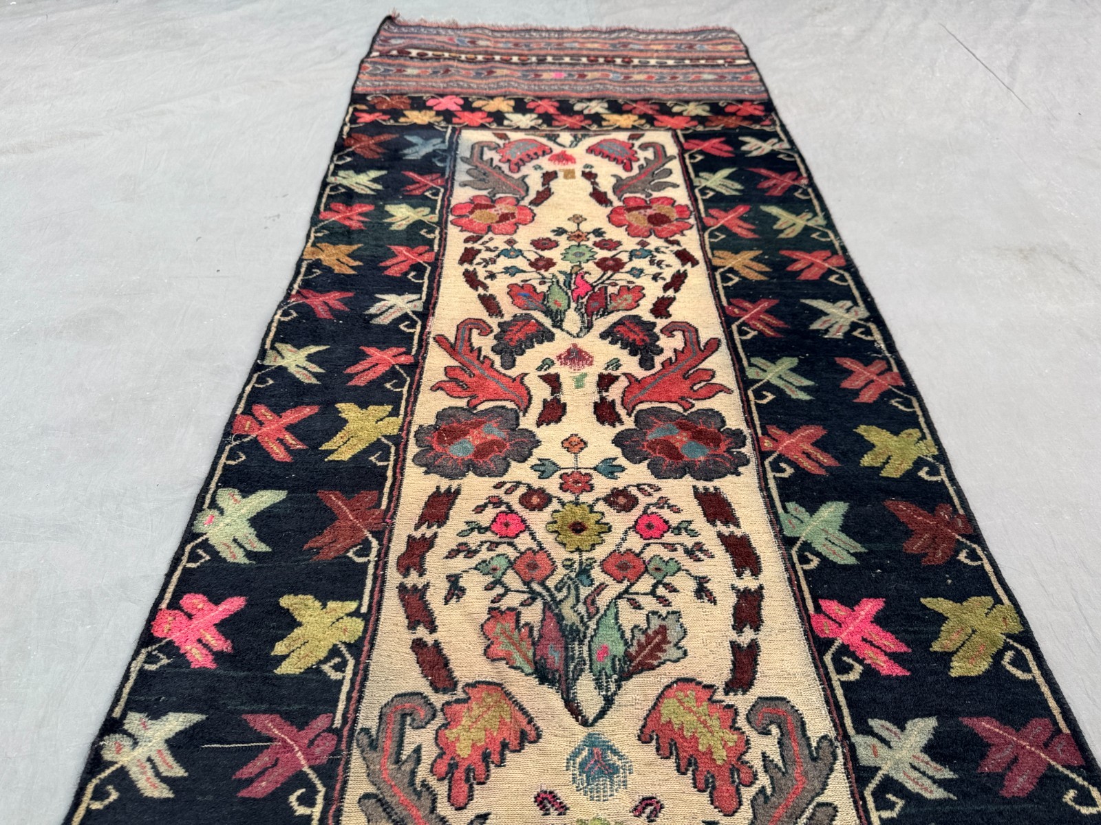 2’6 x 11’3 Ft Elegant Afghan Floral Runner Rug – Vintage Wool Carpet with Garden