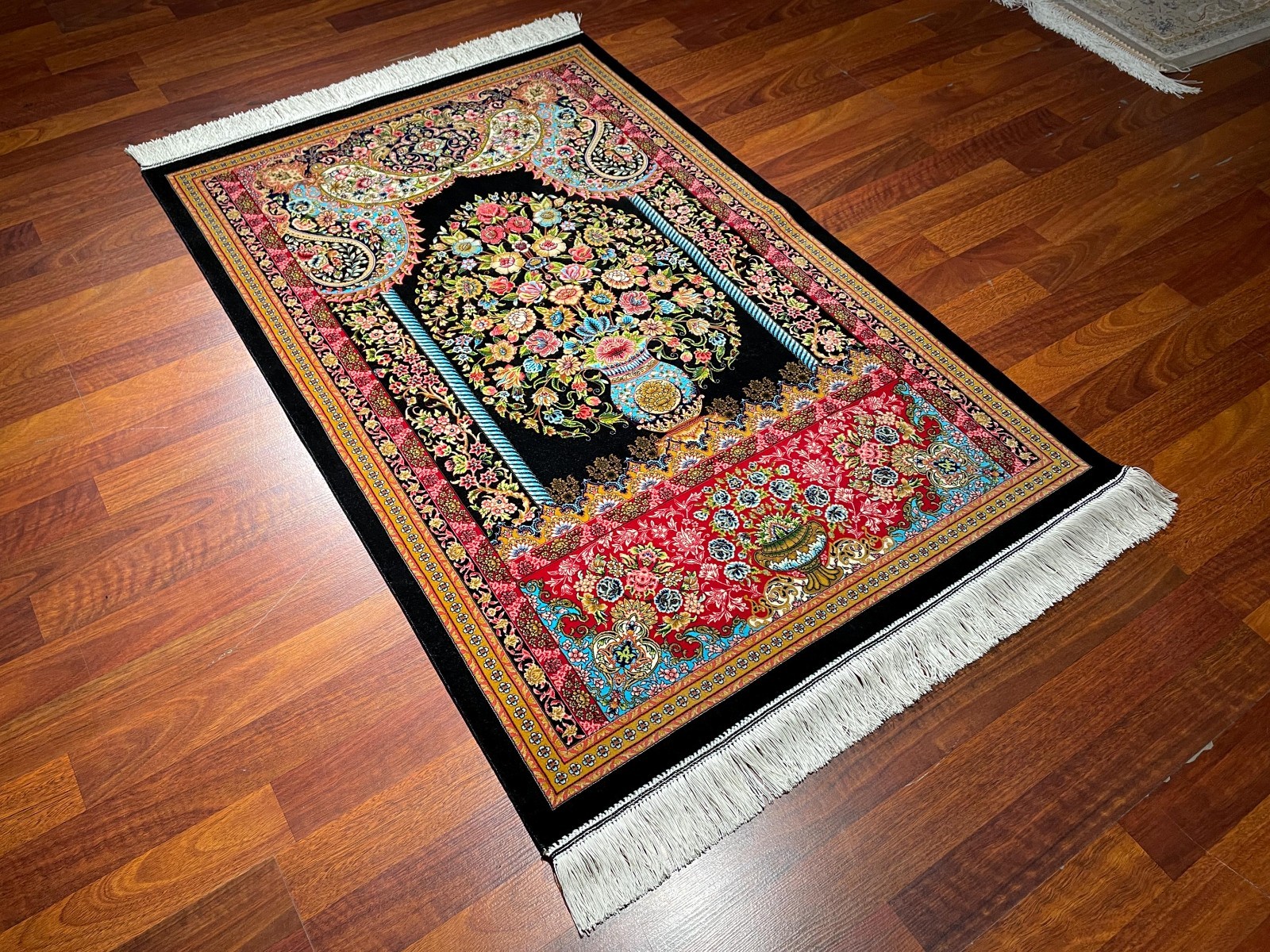 3×4 ft Vase Design Black Silk Prayer Rug, Traditional Floral Gift Prayer Mat