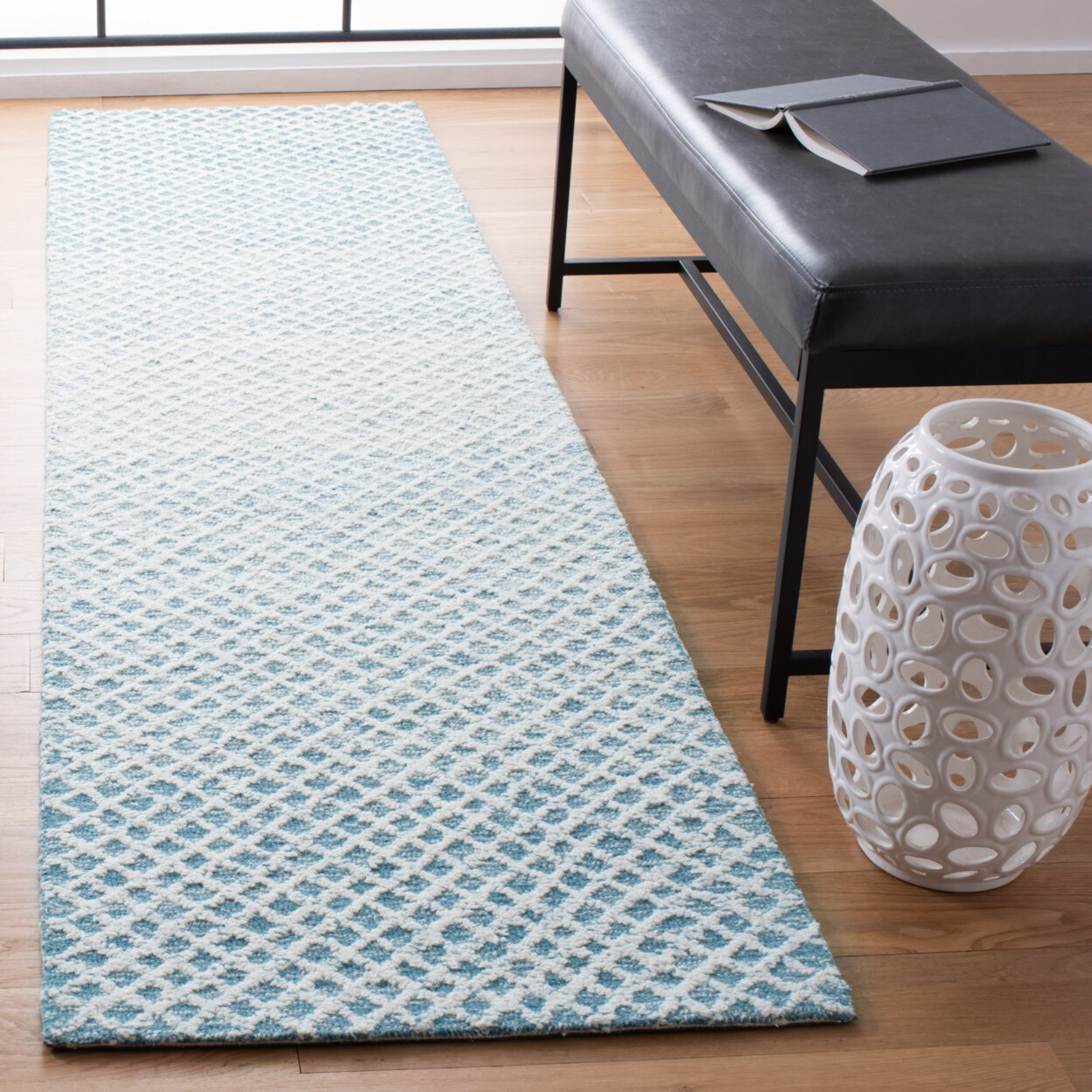 SAFAVIEH Micro-Loop MLP353M Handmade Blue / Ivory Rug
