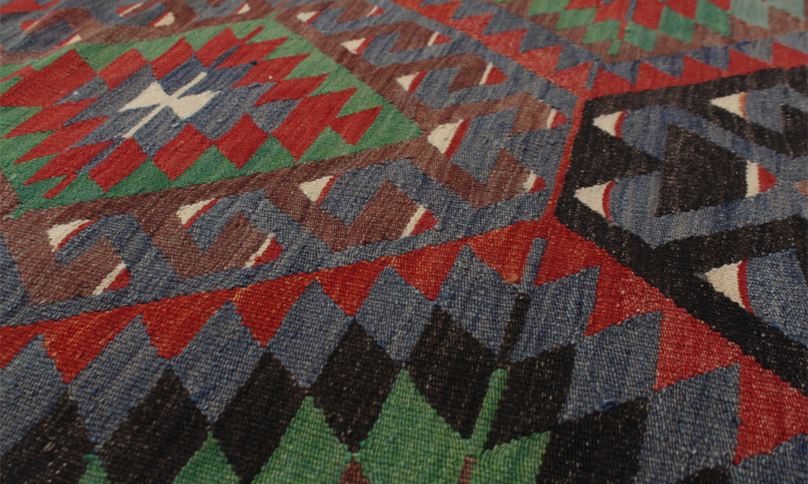 Vintage Hand Woven Area Rug 5’9″ x 9’3″ Traditional Wool Oriental Carpet