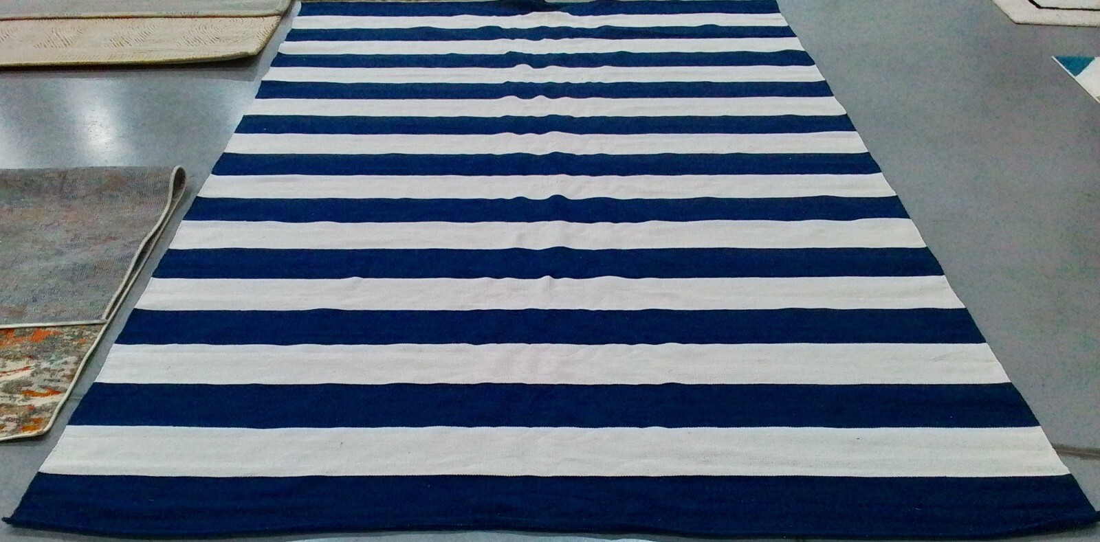 NAVY / IVORY 8′-0″ x 10′-0″ Flaw in Rug, Reduced Price 1172772709 MTK712H-8