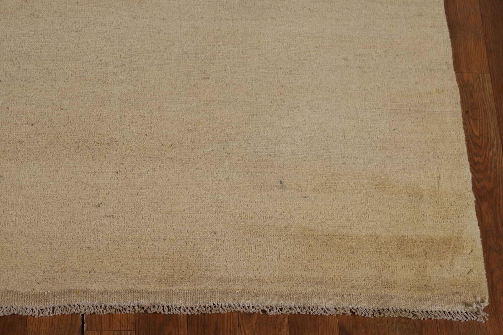 Elegant Handcrafted Gabbeh Solid Beige Wool Rug – Limited Edition” 6×9 ft