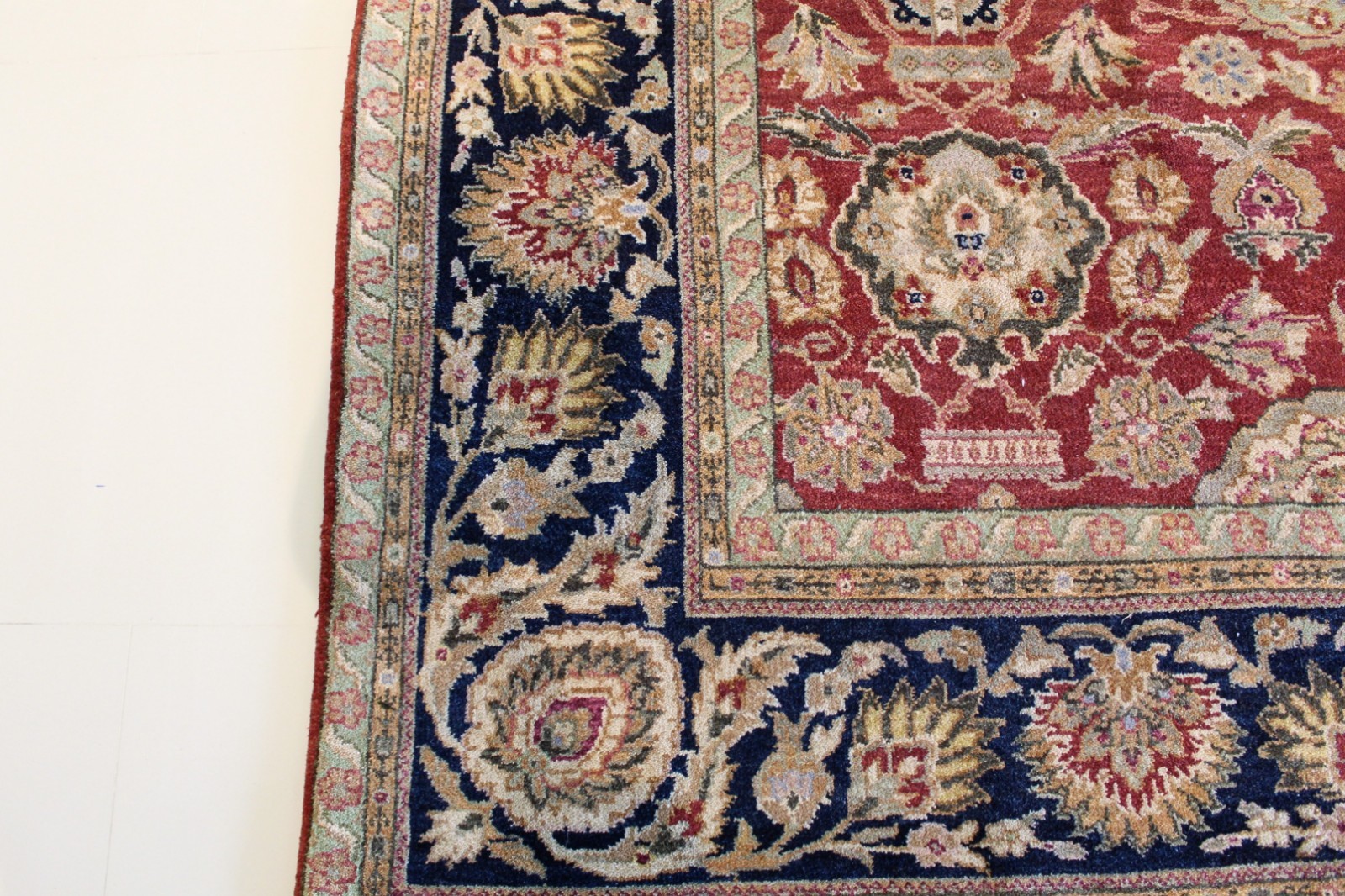 Genuine Hand-Woven 100% Wool Pile Oldworld by Safavieh 8’x10′ MUST BUY Brand New