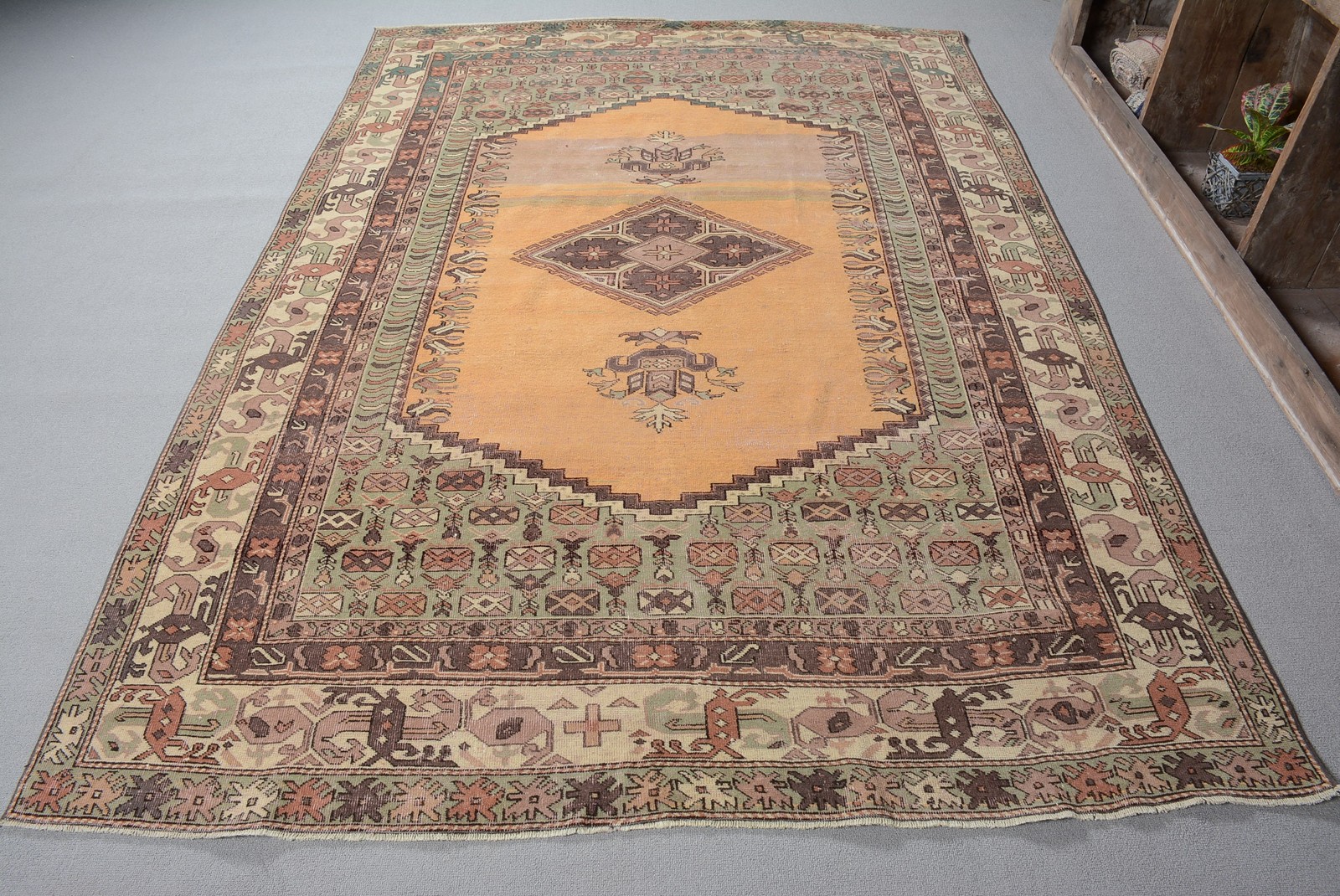 Turkish Large Rug 5,5×7,8 ft (168×237 cm), Vintage Brown Animal Print Rug