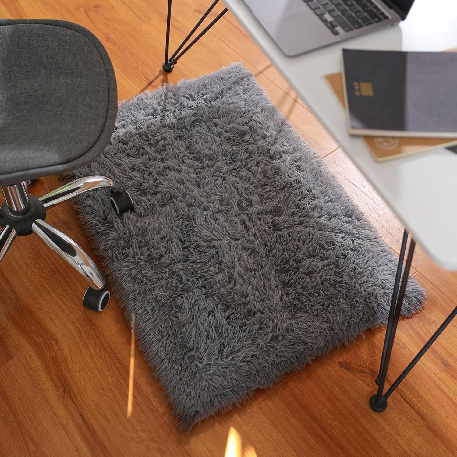 Ophanie Small Rug Upgrade Non Slip Throw Bedside Area Rugs, Fluffy Soft Grey Min