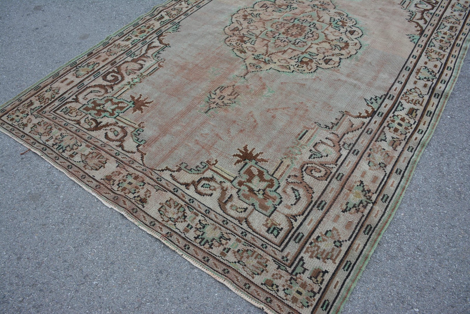 Vintage 6,4×10 ft Rug, Large Turkish Rug, Brown Polka dot Wool Rug