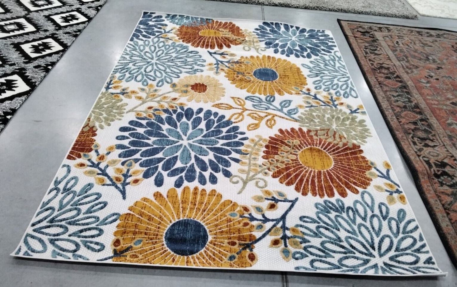 CREME / RED 6′ X 9′ Back Stain Rug, Reduced Price 1172737837 CBN832A-6