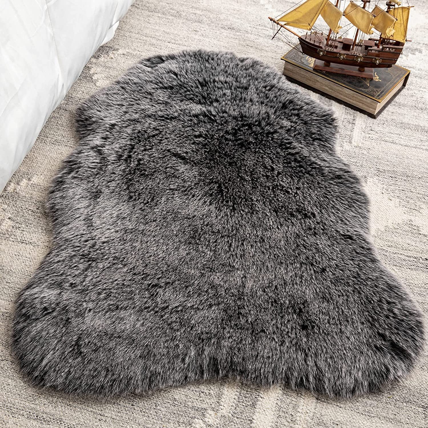 Faux Fur Rug, Fluffy Soft Faux Fox Fur Area Rugs for Bedroom Livingroom Room …