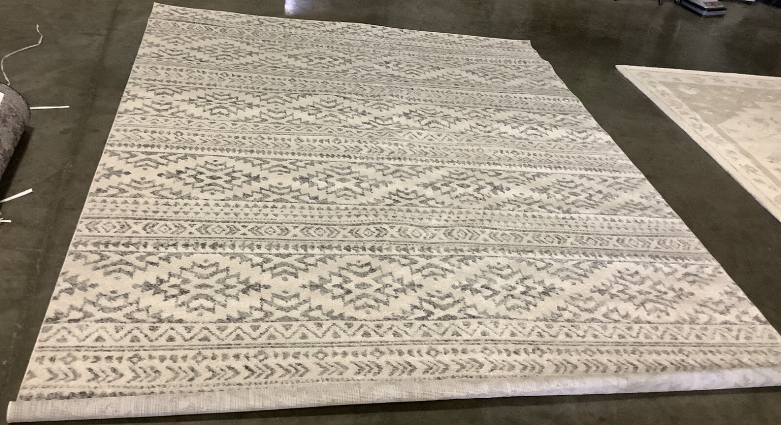 IVORY / GREY 8′-0″ x 10′-0″ Pulled Thread Rug Reduced Price 1172673575 TUL272A-8