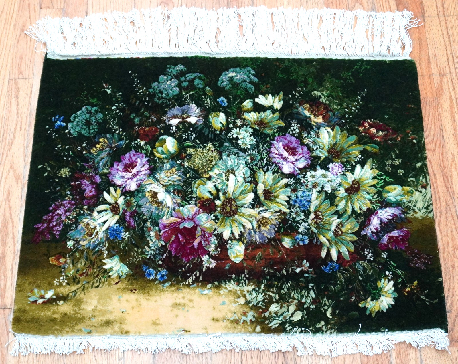 Hand Knotted Wool Tabrizz 2’9″x2′ Bouquet of Flowers Wall-Hanging Rug Excellent