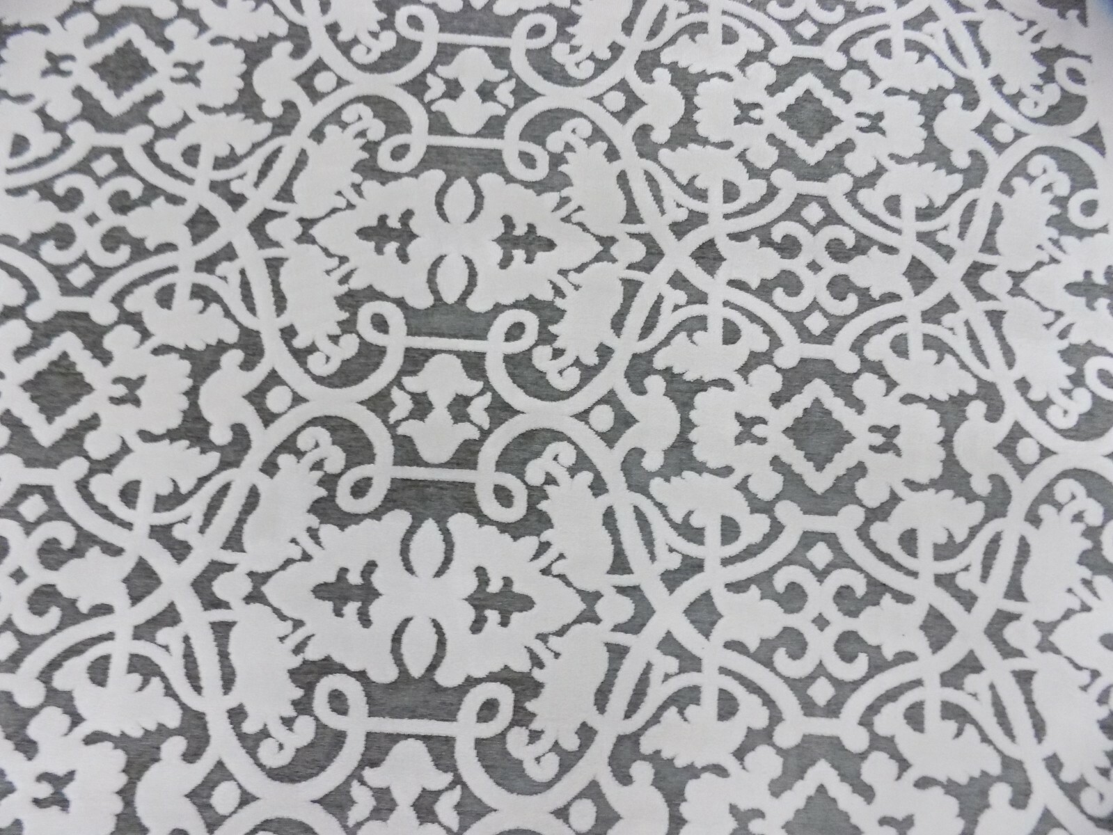 IVORY / DARK GREY 5′-3″ X 7′-6″ Display Rug,reduced price 1172581405 PARB636C-5