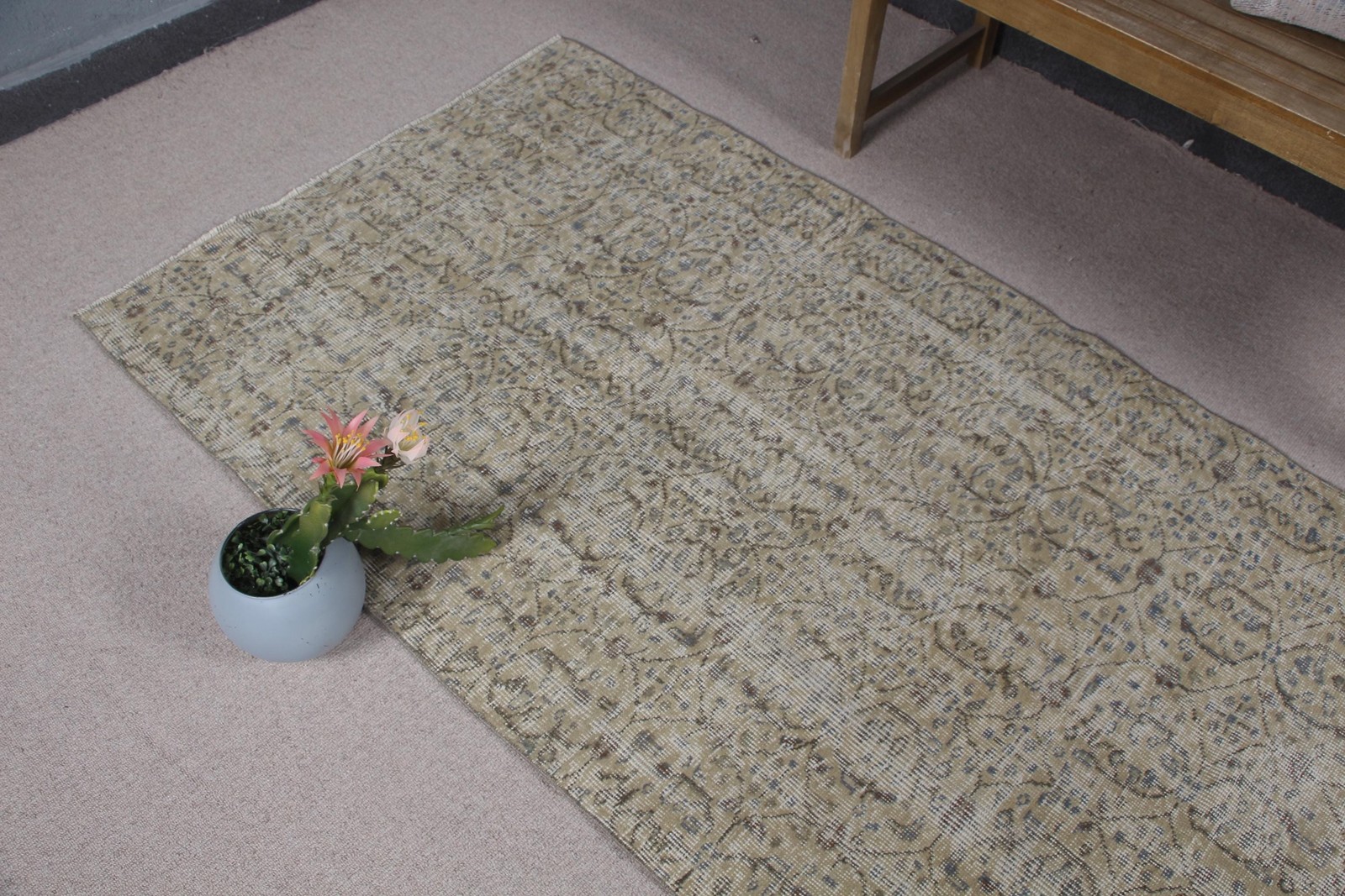 Vintage Area Rug 3,6×7,8 ft (109×239 cm), Turkish Beige Ikat Rug