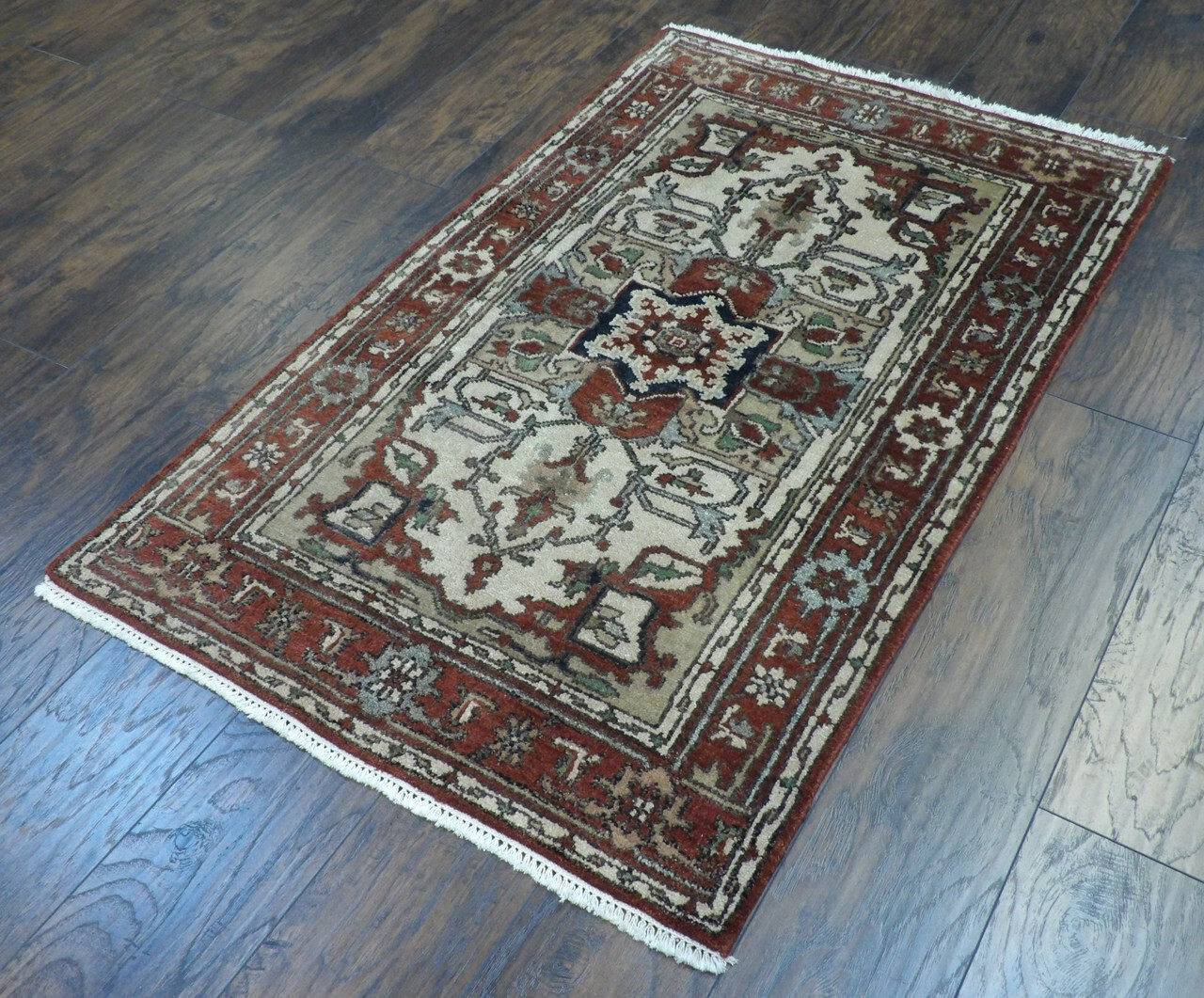 Sherapi 3’0″x5’0″ Hand-knotted Rug -w143