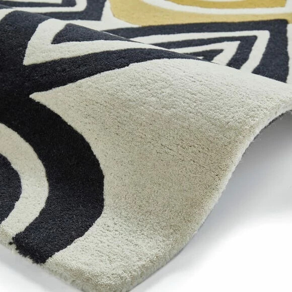 Frosted Leaf Tufted Rug – Winter Inspired, 6×9 Ft, Soft White Wool, Durable Feel