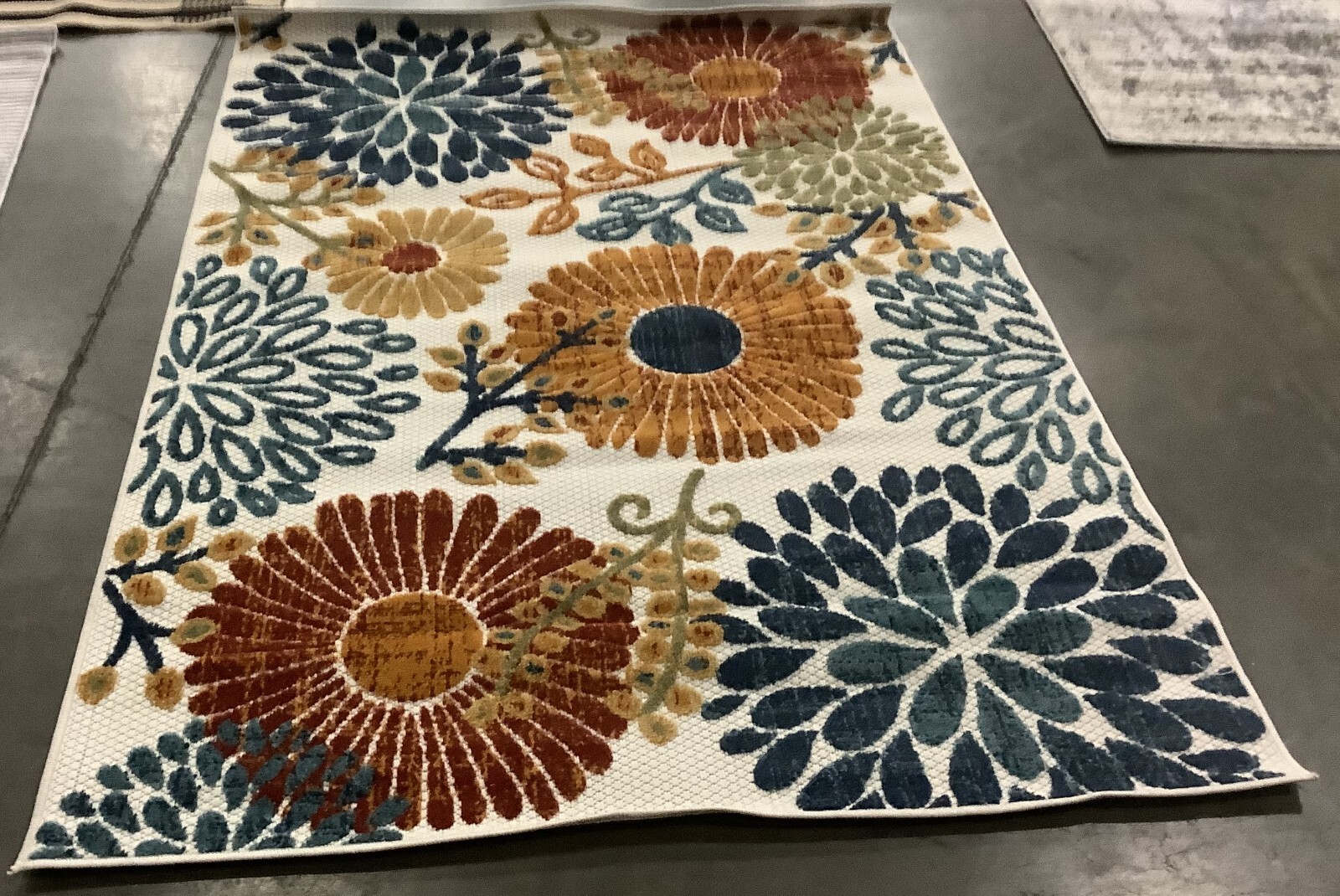 CREME / RED 4′-0″ x 6′-0″ Flaw in Rug, Reduced Price 1172676194 CBN832A-4