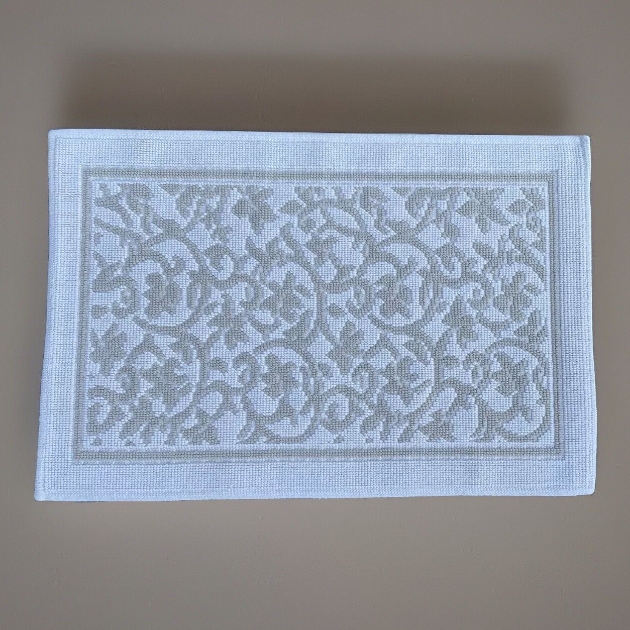 VINTAGE COTTON RUG MAT WOVEN 20” X 30” CREAM TAN 2 TONE NWOT TRADITIONAL DAMASK