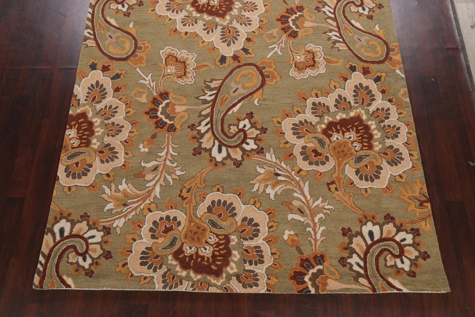 Elegant Floral Paisley Green Rug Sophisticated Interiors Hand-tufted Carpet