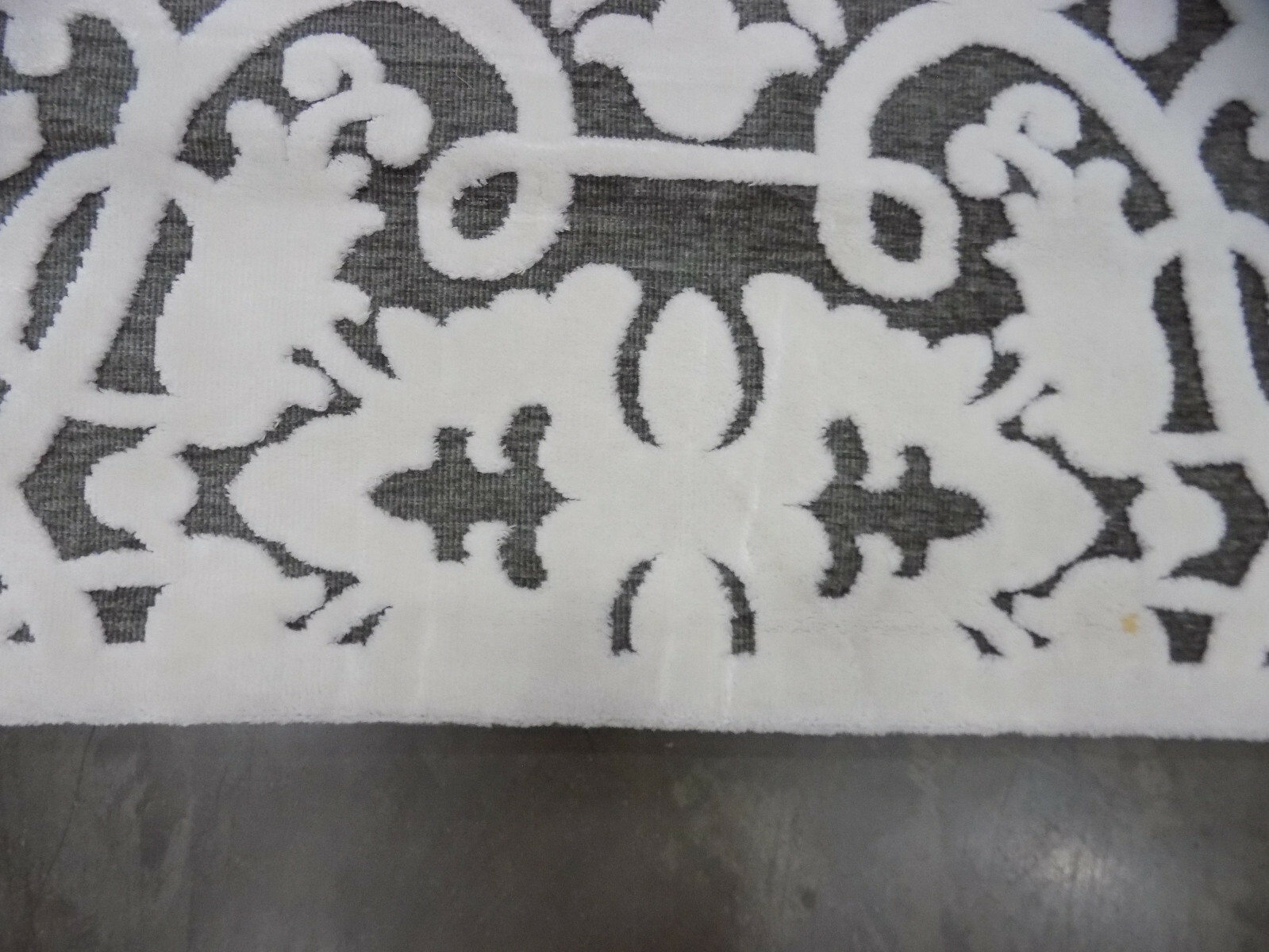 IVORY 3′-1″ X 4′-7″ Slightly Stained Rug Reduced Price 1172566677 PARB636C-3