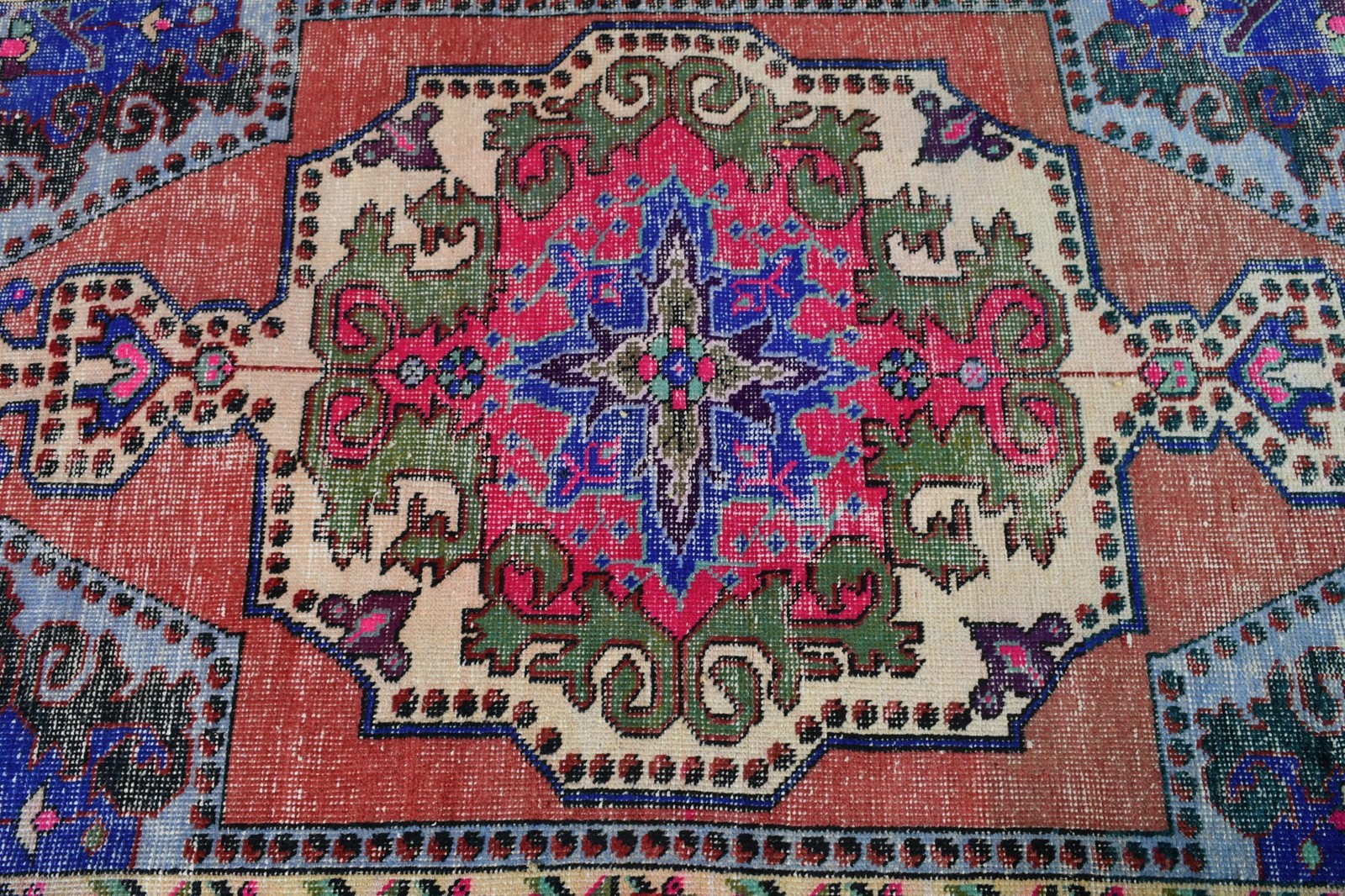 Turkish Vintage Rug 4,2×6,8 ft, Red Area Animal Print Wool Rug