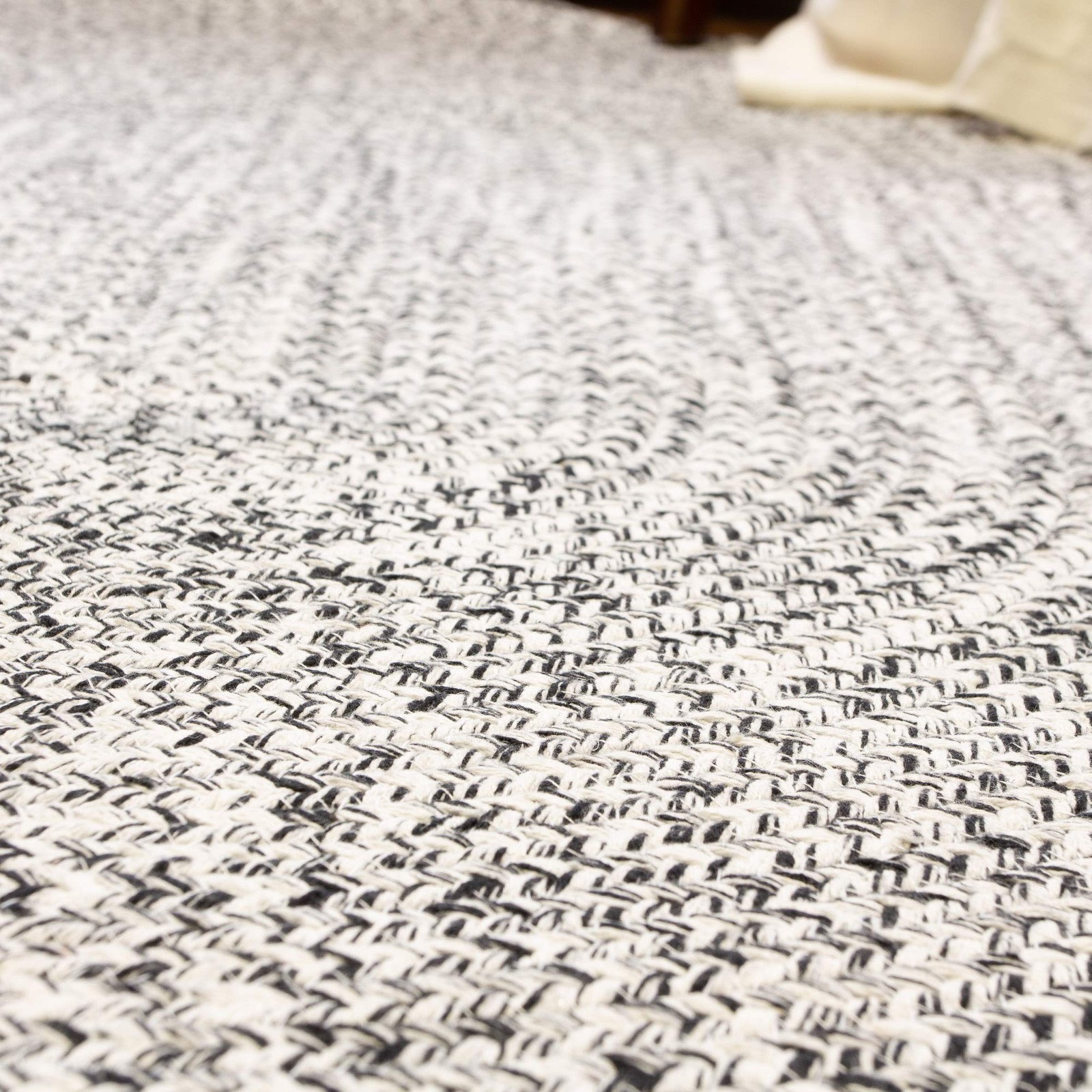 Farmhouse Braided Rug Cotton Kitchen Reversible Carpet, Black & White, 2′ X 3′ O