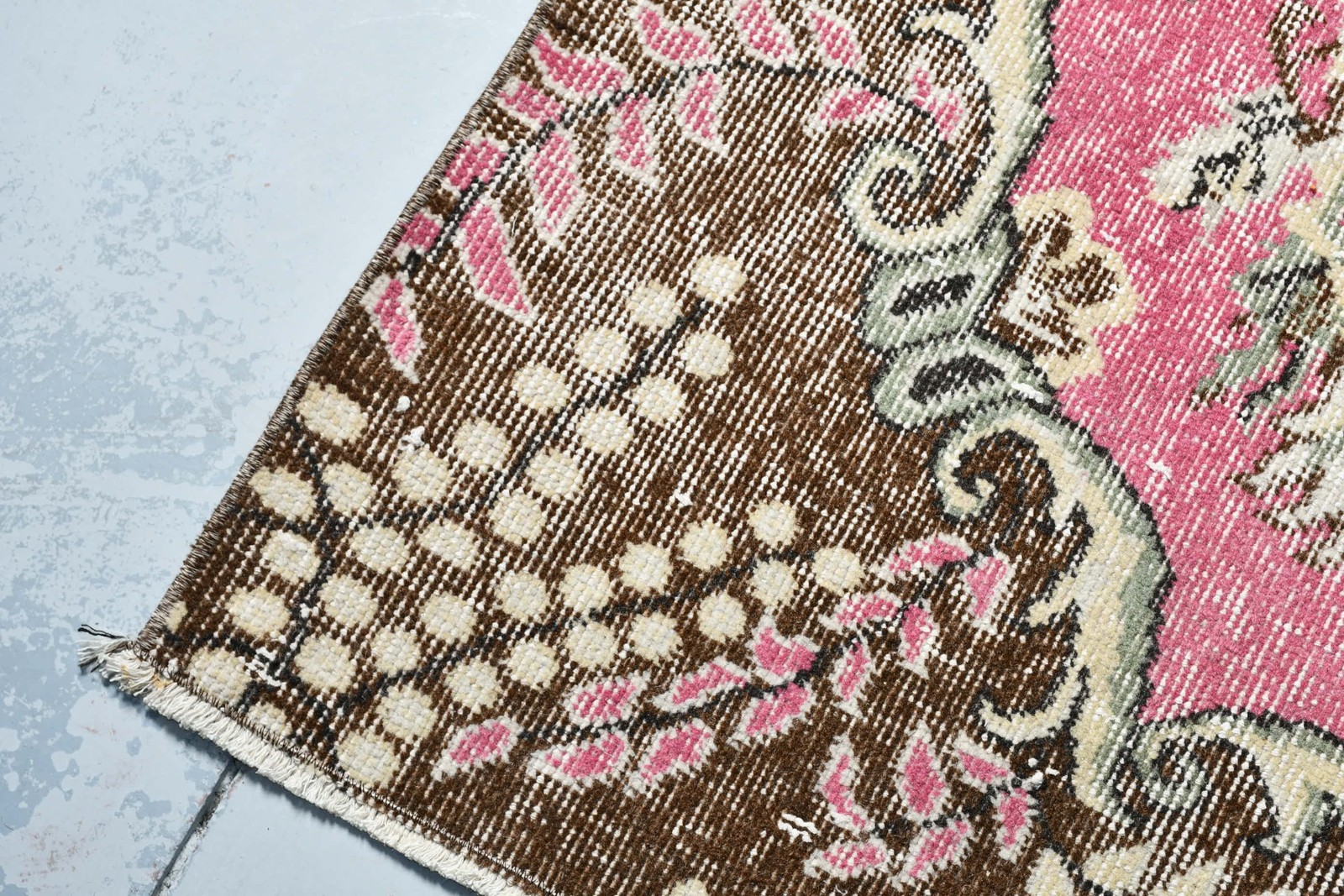 Vintage Large Rug 5,6×9,1 ft, Pink Oriental Turkish Wool Rug