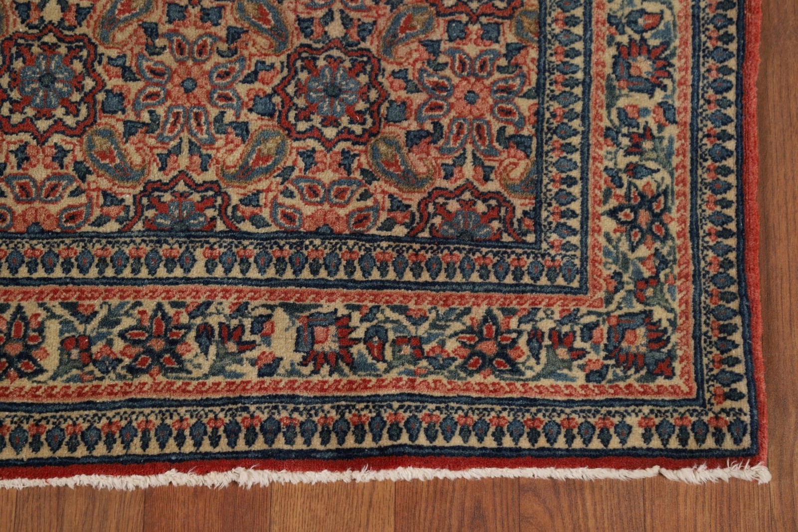 Antique Floral Accent Rug 4×6 Hand-knotted Wool Traditional Style for Any Room