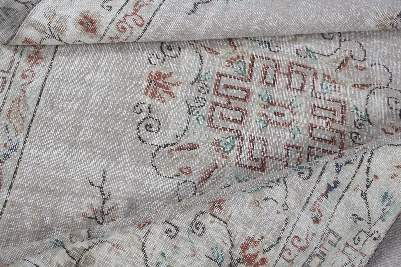 Turkish Vintage Rug 5,7×9,9 ft (173×302 cm), White Wool Rug