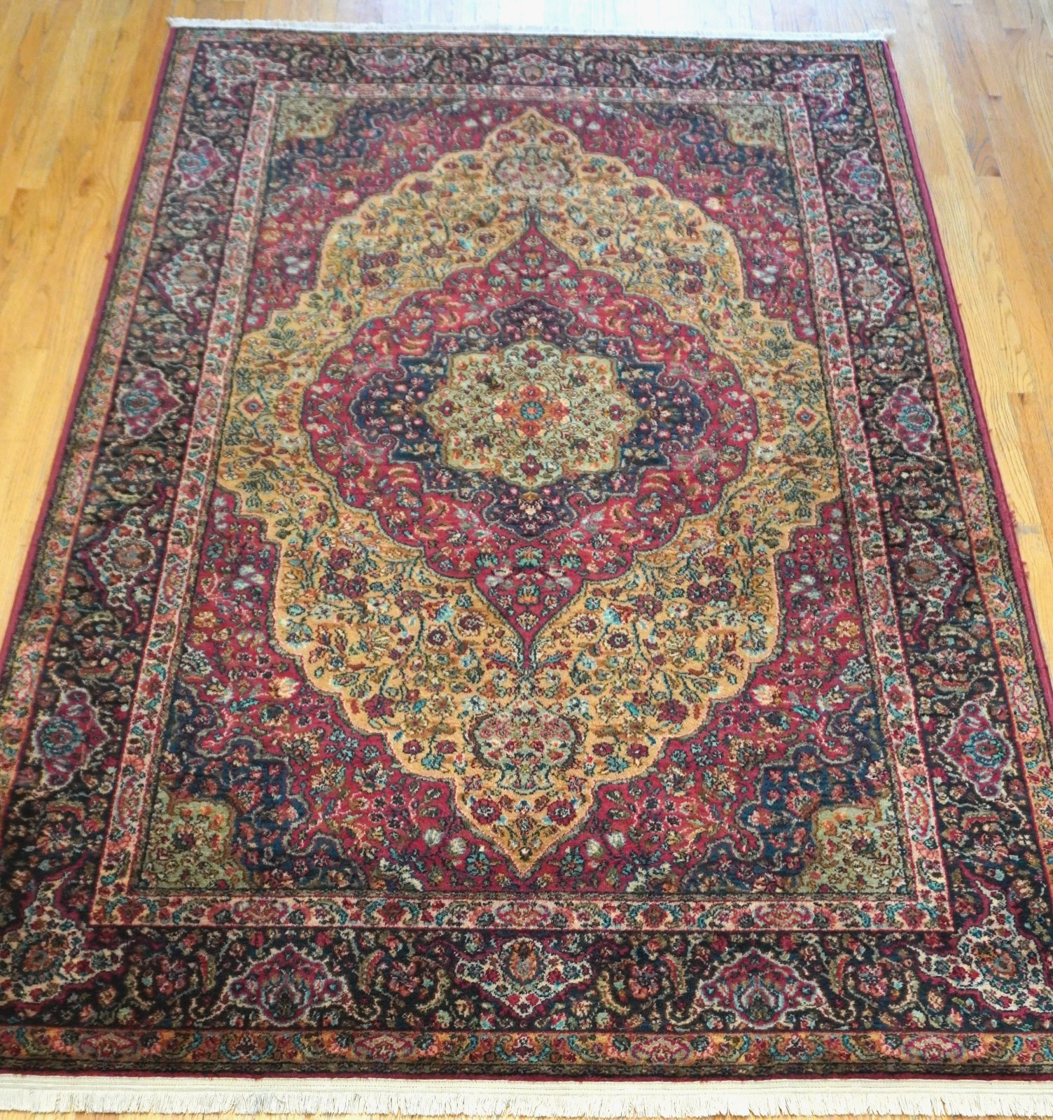 5’9″ x 9′ Karastan Medallion Kirman Original Series 700-718 Wool Rug Excellent