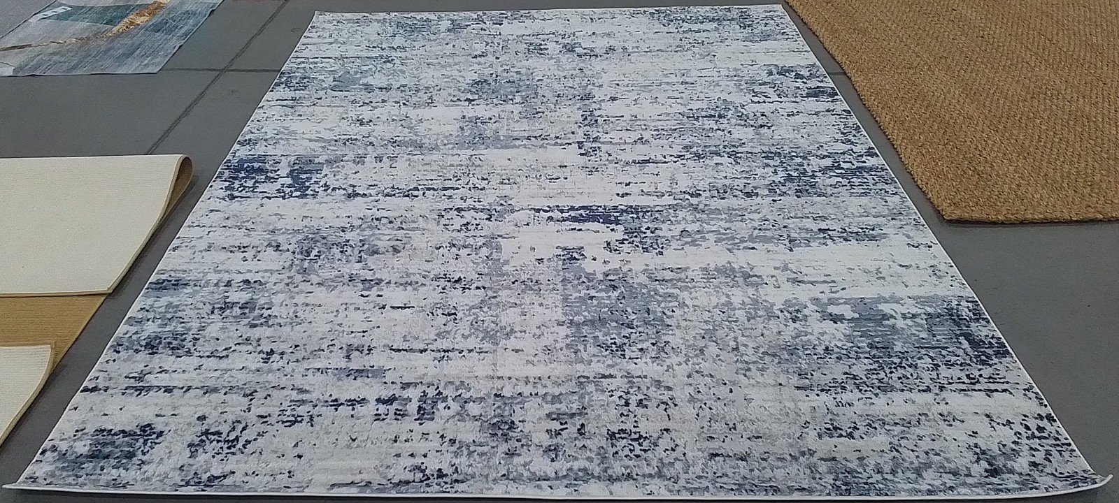 IVORY / NAVY 8′-0″ x 10′-0″ Flaw in Rug, Reduced Price 1172803132 ALA700B-8