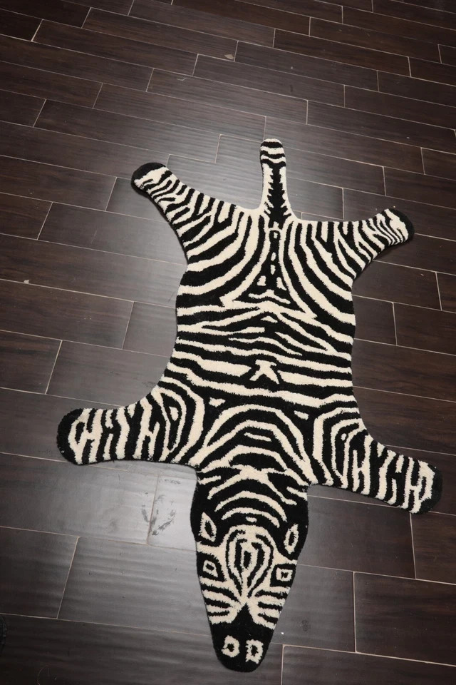 Zebra Handmade 100% Wool Juggle /Animal Oriental Area Rug Black 3′ x 5′