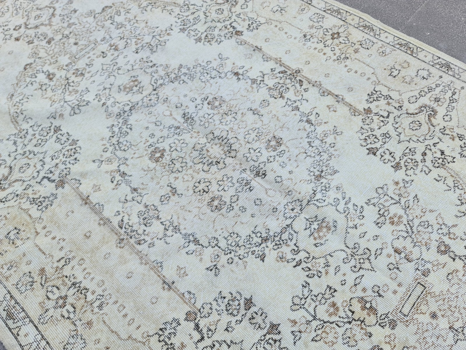 Large Vintage Turkish Rug 5.6×9.4 Oushak Wool Hand Knotted 67×113”