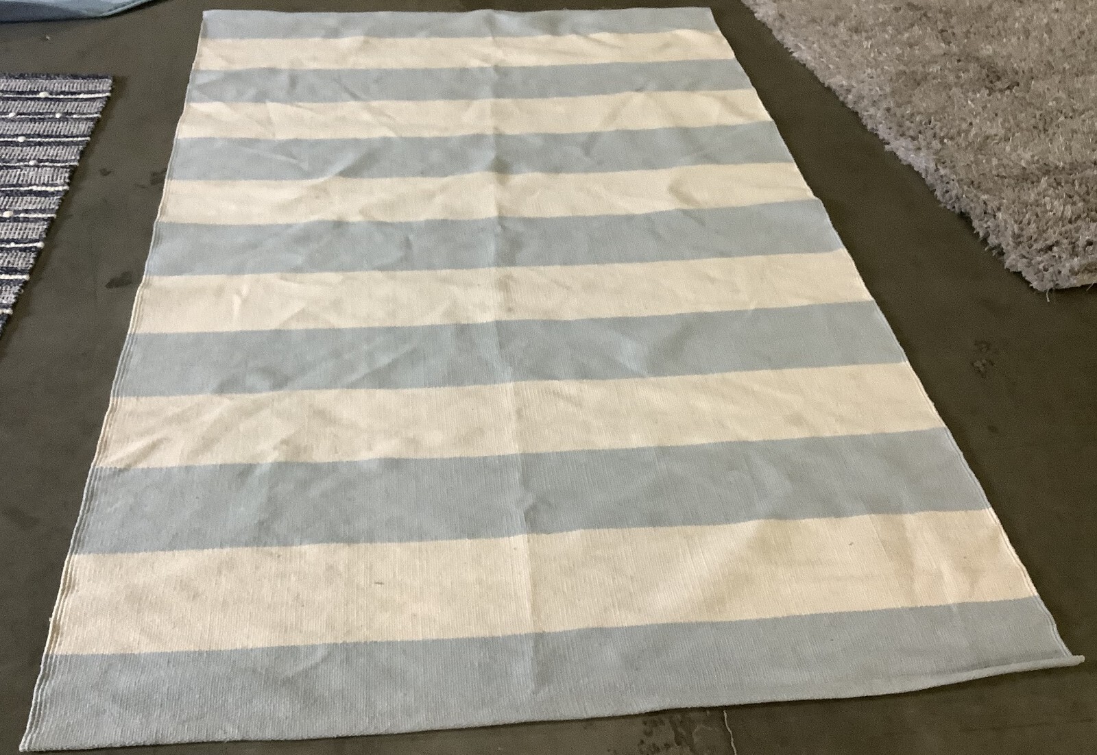 SKY BLUE / IVORY 4′-0″ x 6′-0″ Flaw in Rug, Reduced Price 1172677394 MTK712K-4